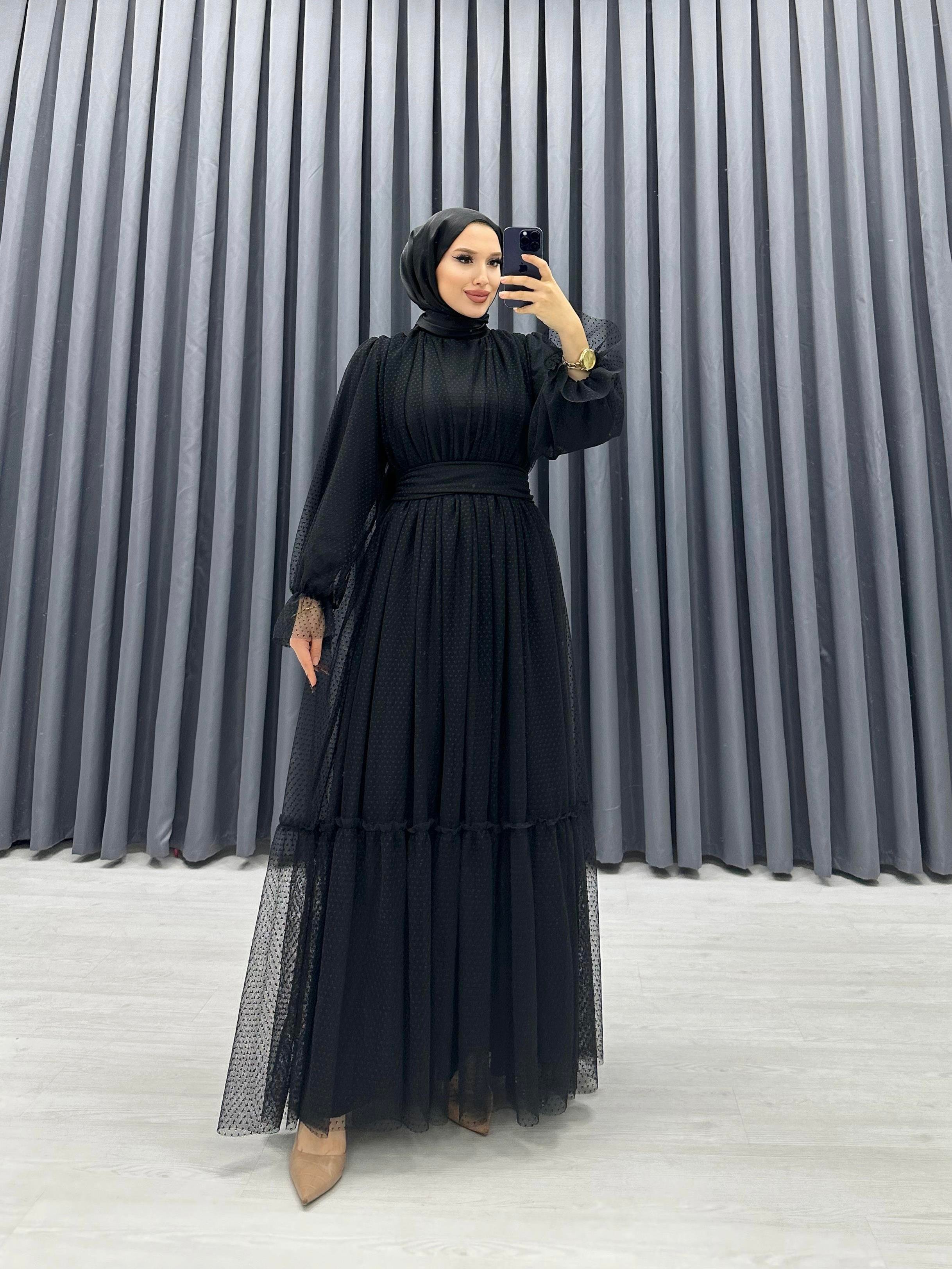 BENEKLİ TÜL ELBİSE SİYAH