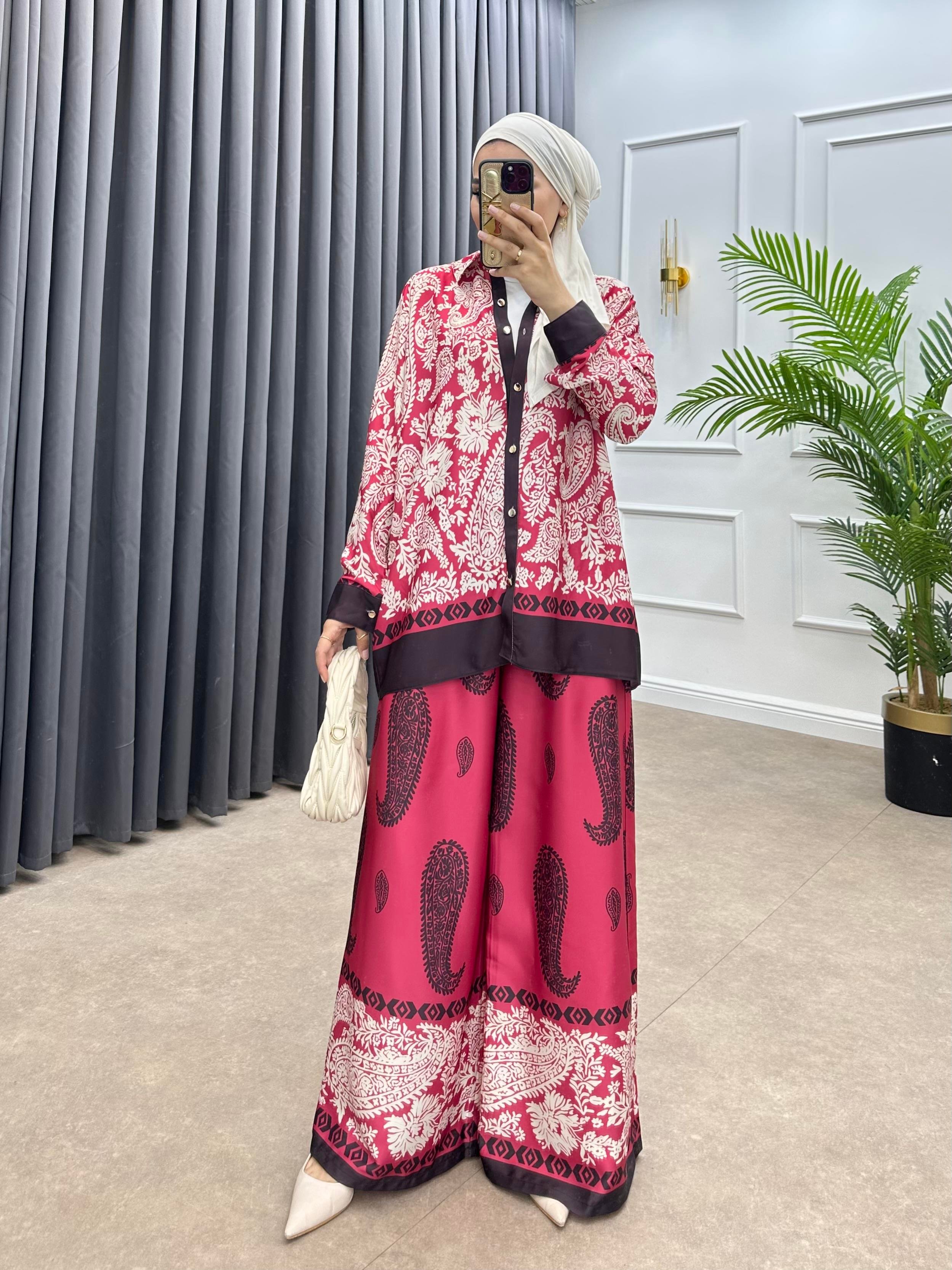 BUTA DESENLİ SATEN TAKIM FUSHA