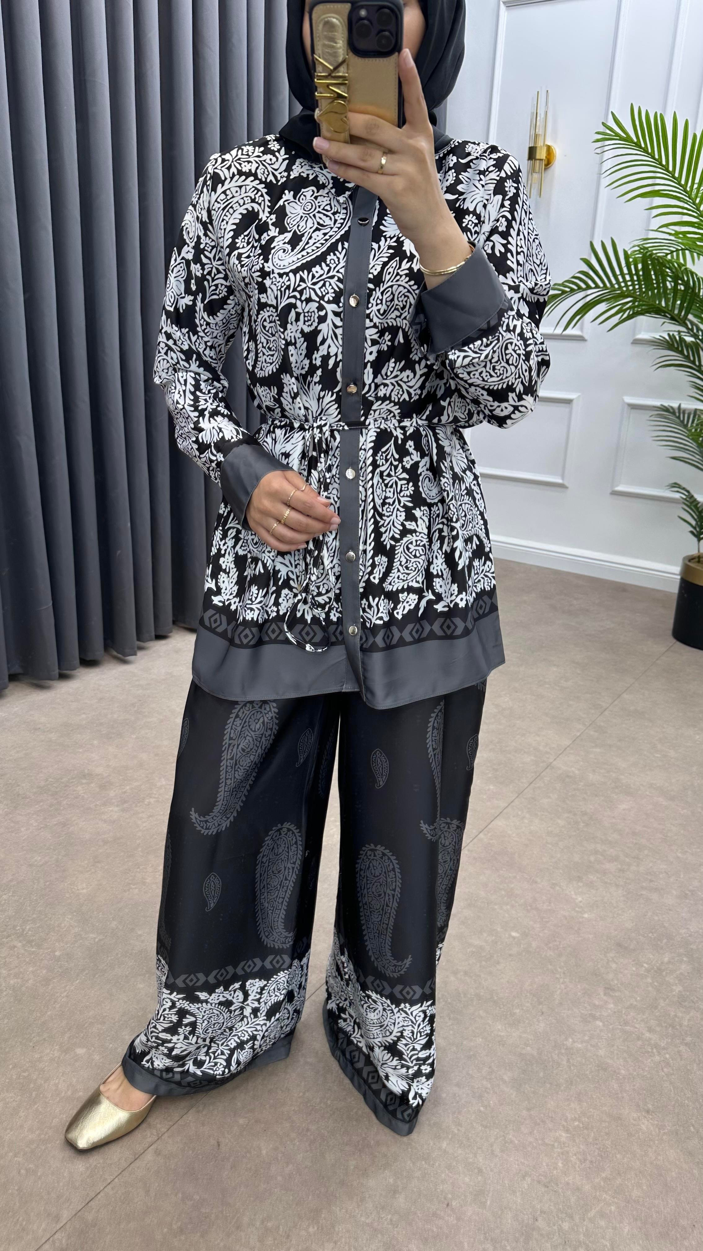 BUTA DESENLİ SATEN TAKIM SİYAH