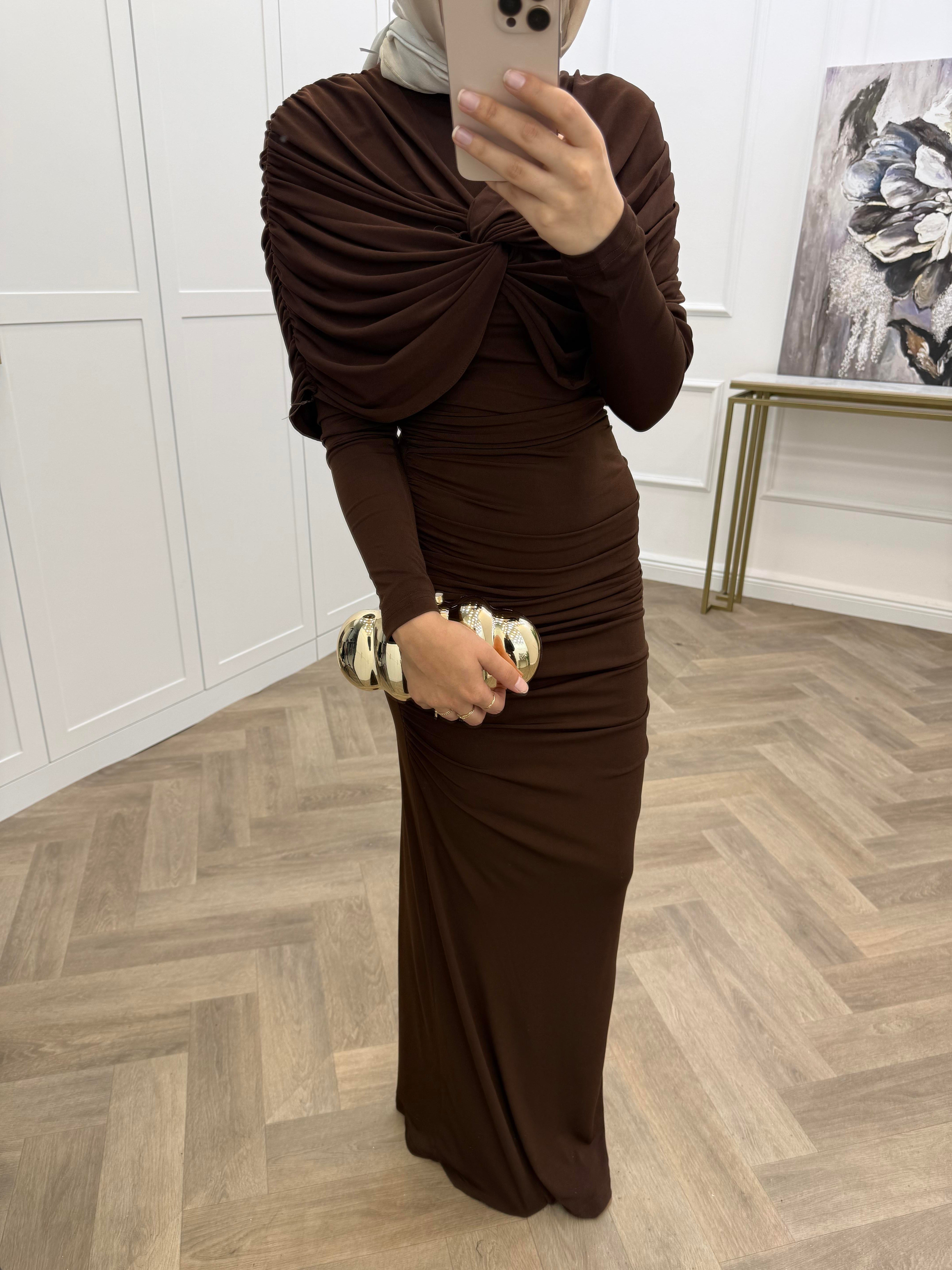 BÜZGÜLÜ SANDY ELBİSE KAHVE