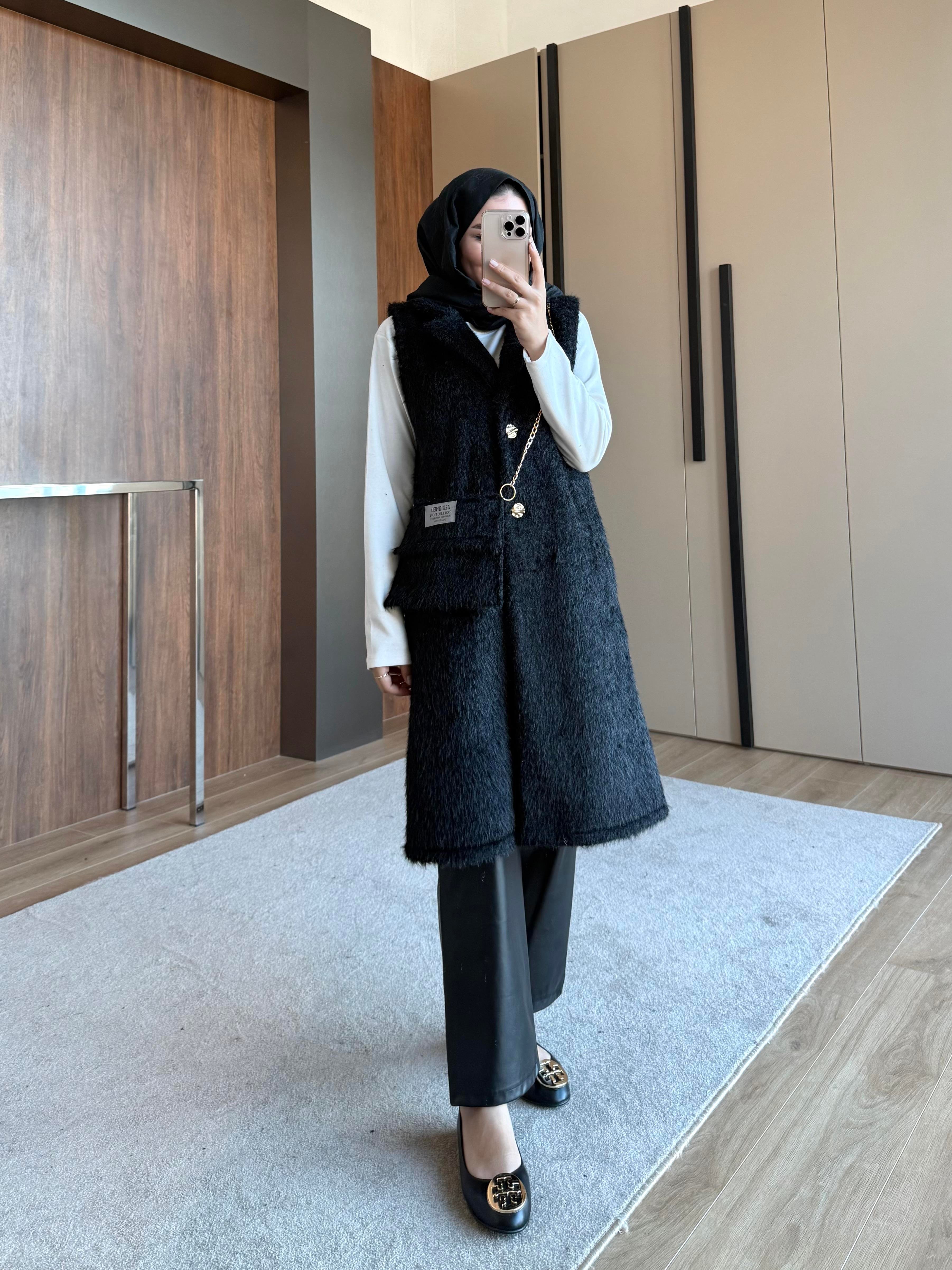 ÇANTALI KÜRKLÜ YELEK SİYAH