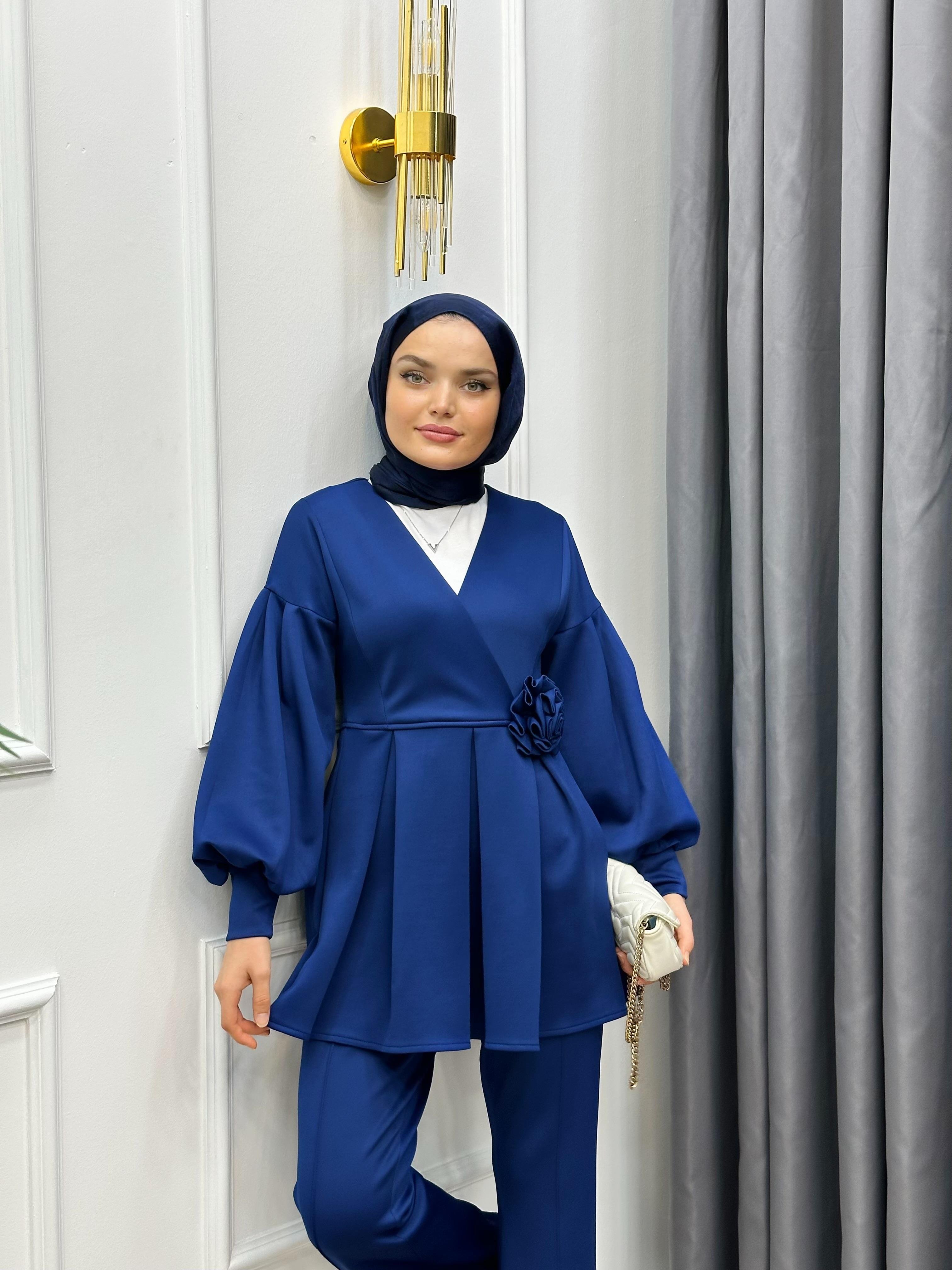 ÇİÇEK AKSESUAR DETAYLI SCUBA TAKIM LACİVERT