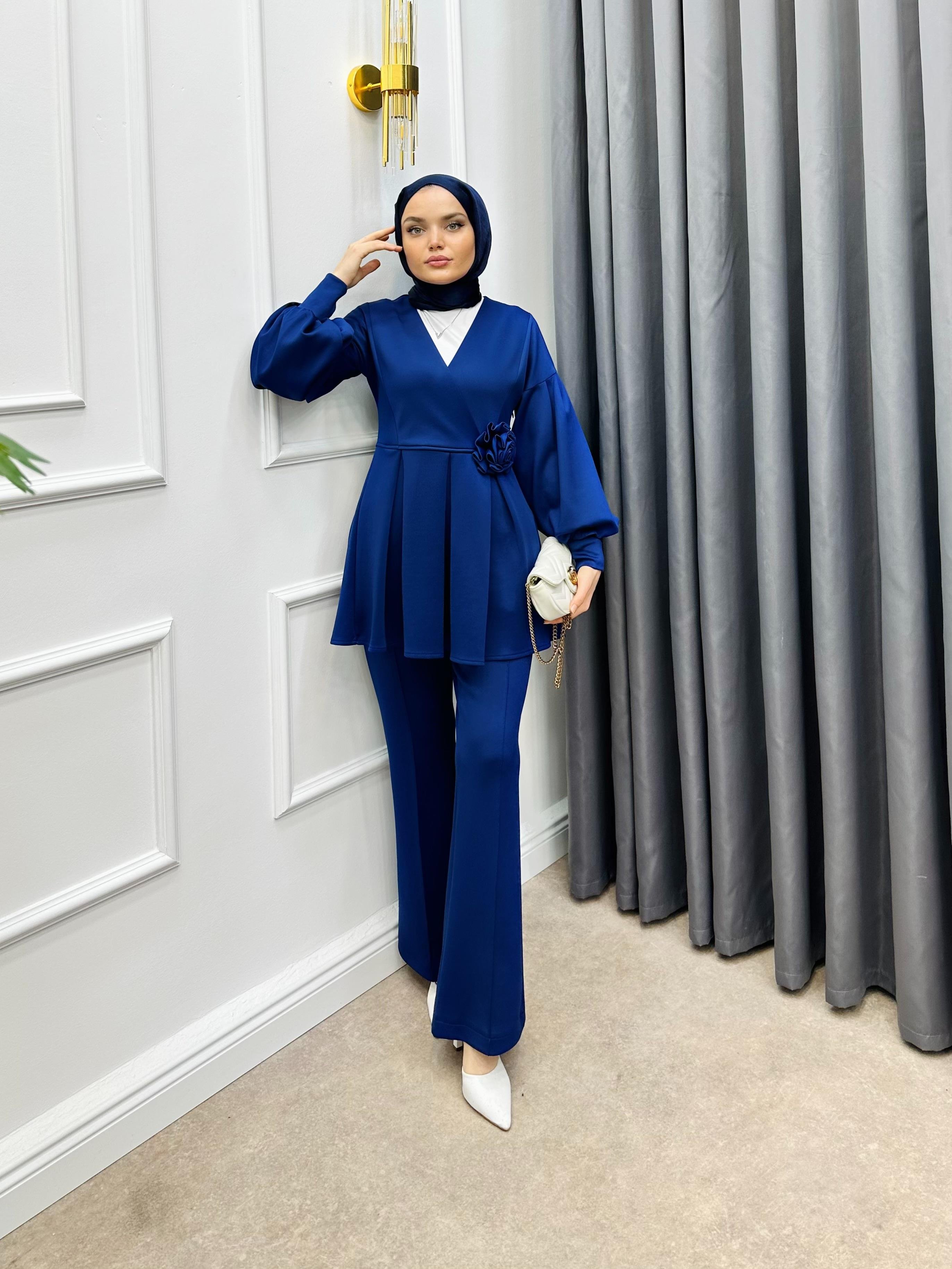 ÇİÇEK AKSESUAR DETAYLI SCUBA TAKIM LACİVERT