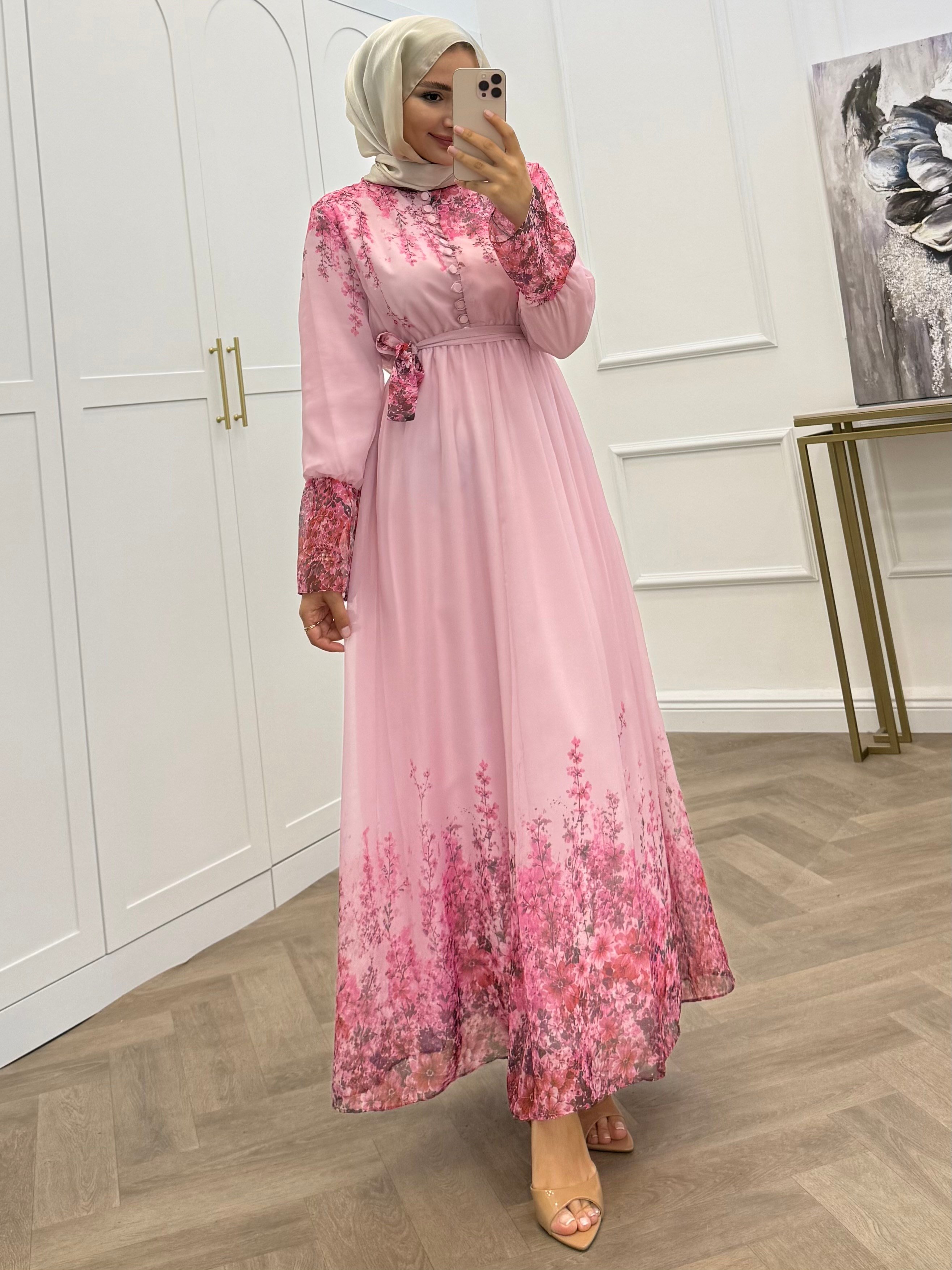 ÇİÇEK DESENLİ ŞİFON ELBİSE PEMBE