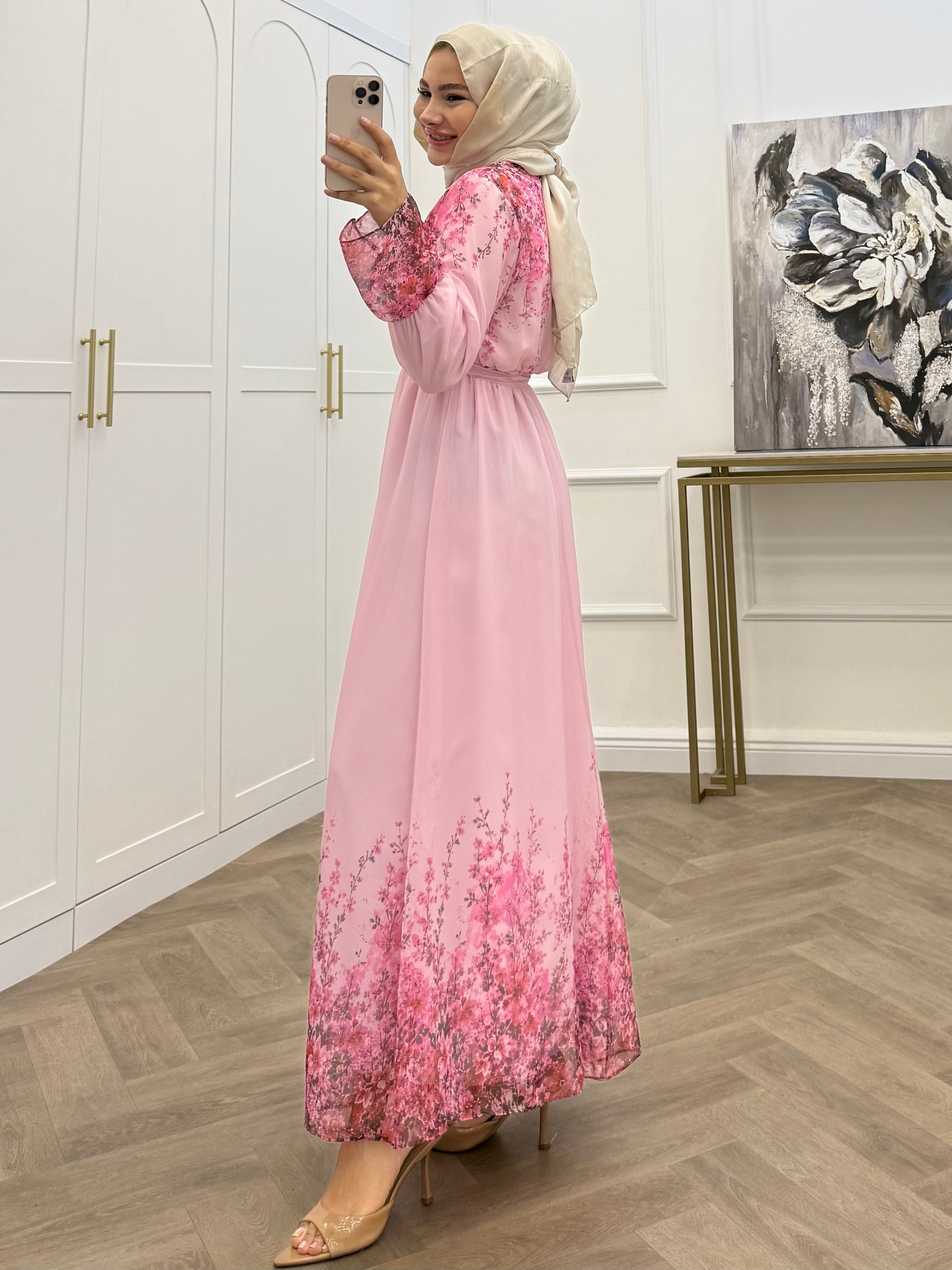 ÇİÇEK DESENLİ ŞİFON ELBİSE PEMBE