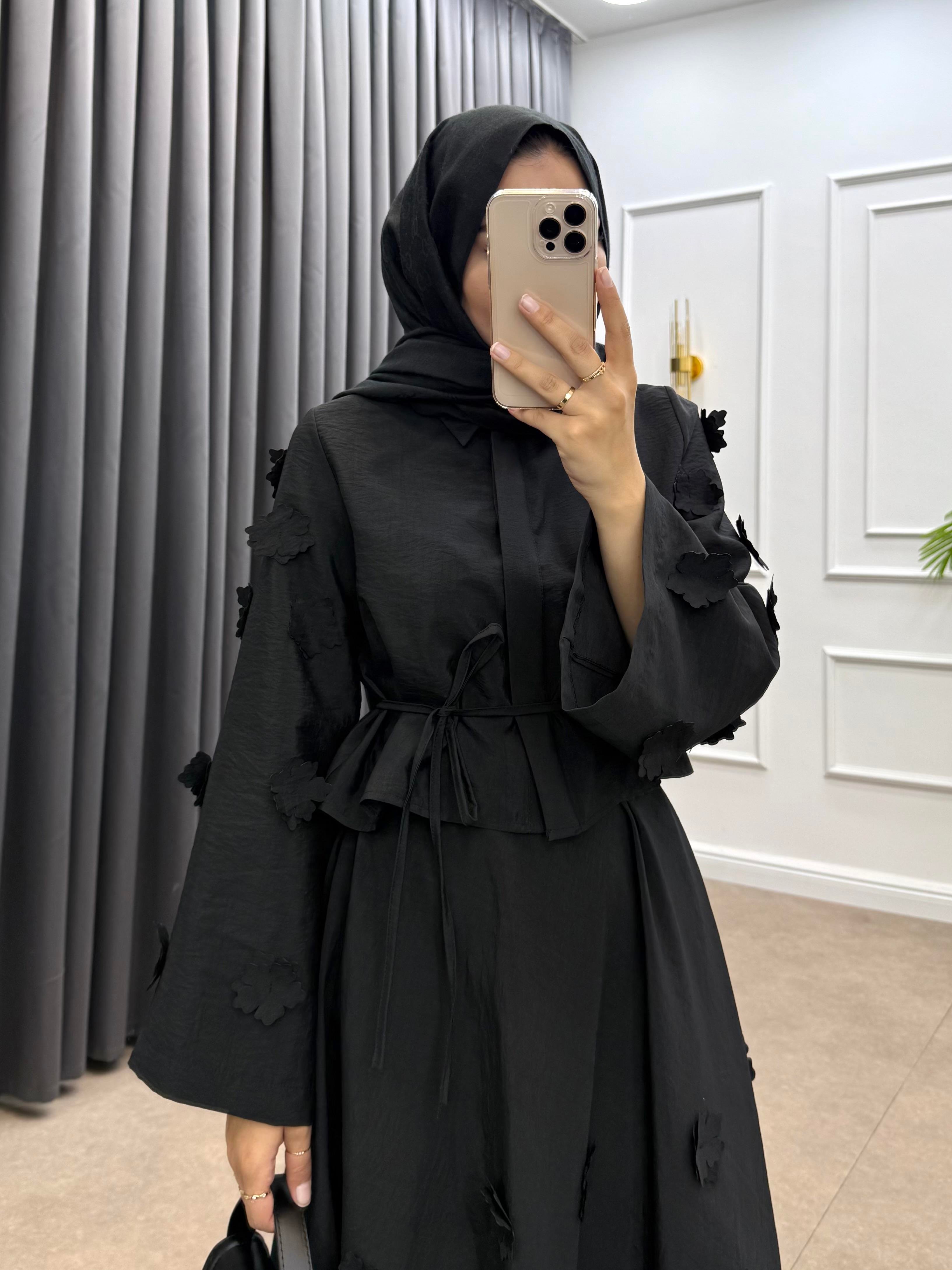 ÇİÇEK DETAYLI ETEKLİ TAKIM SİYAH