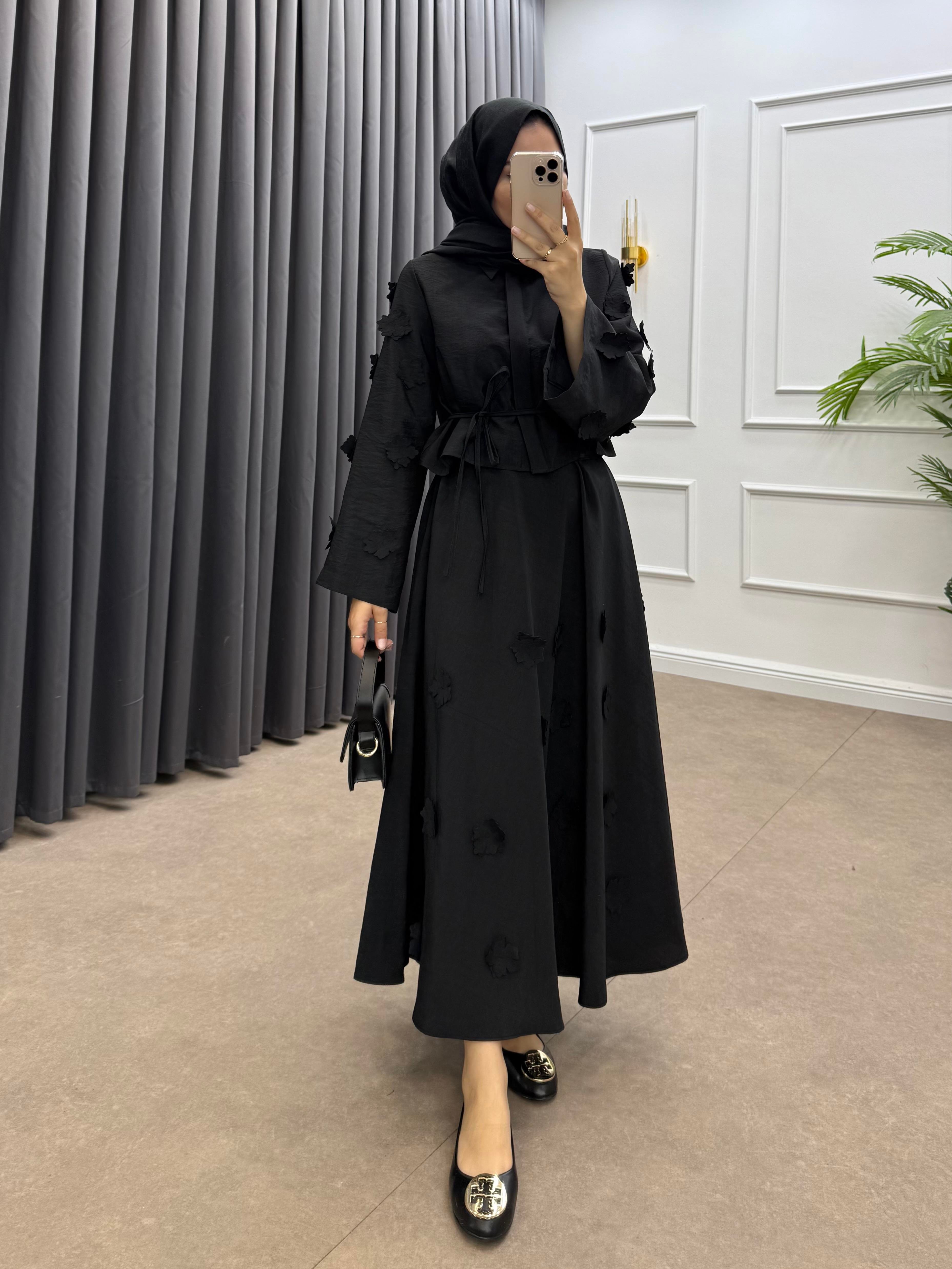 ÇİÇEK DETAYLI ETEKLİ TAKIM SİYAH