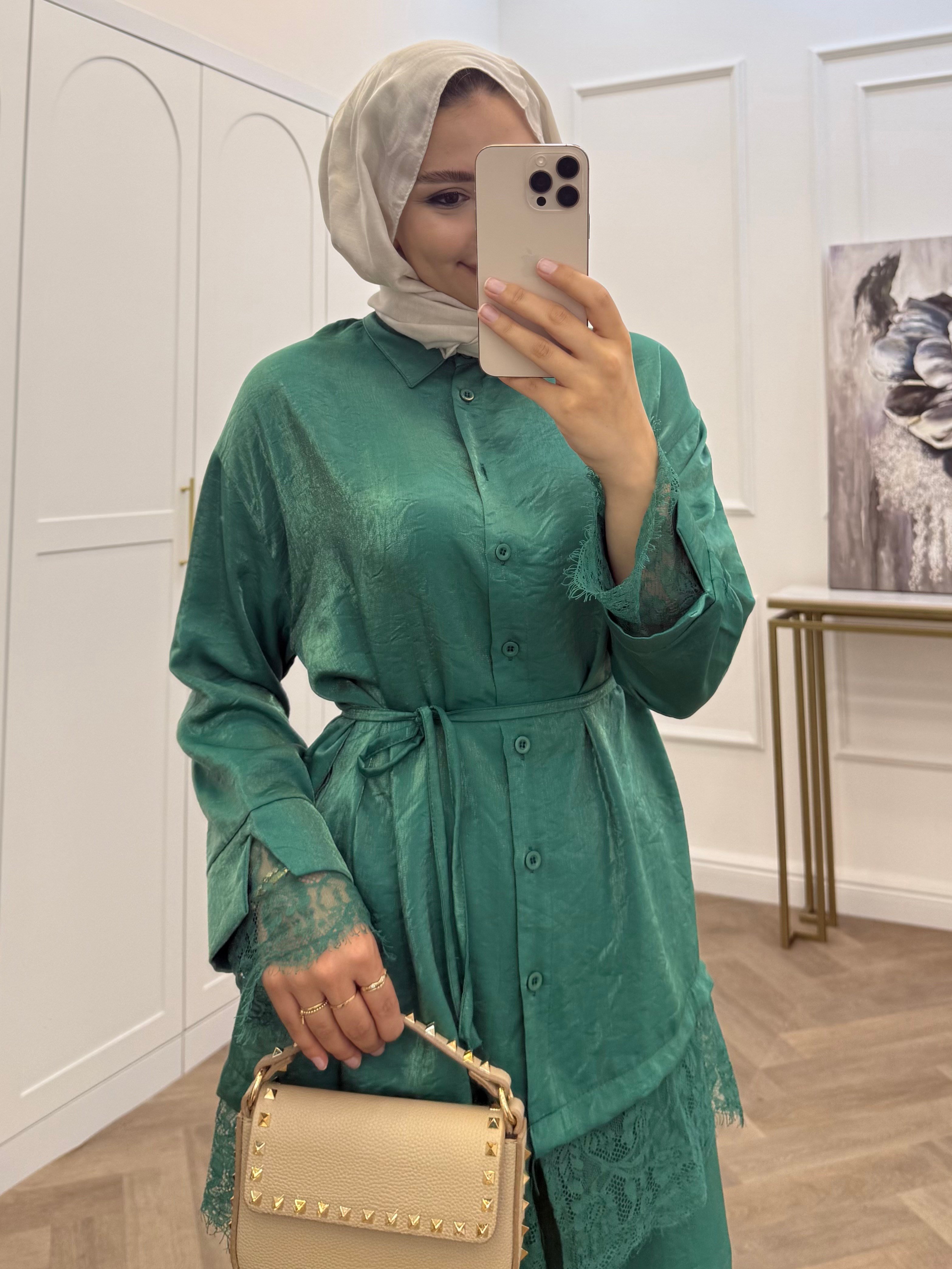 DANTELLİ PARLAK PANTOLONLU TAKIM ZÜMRÜT