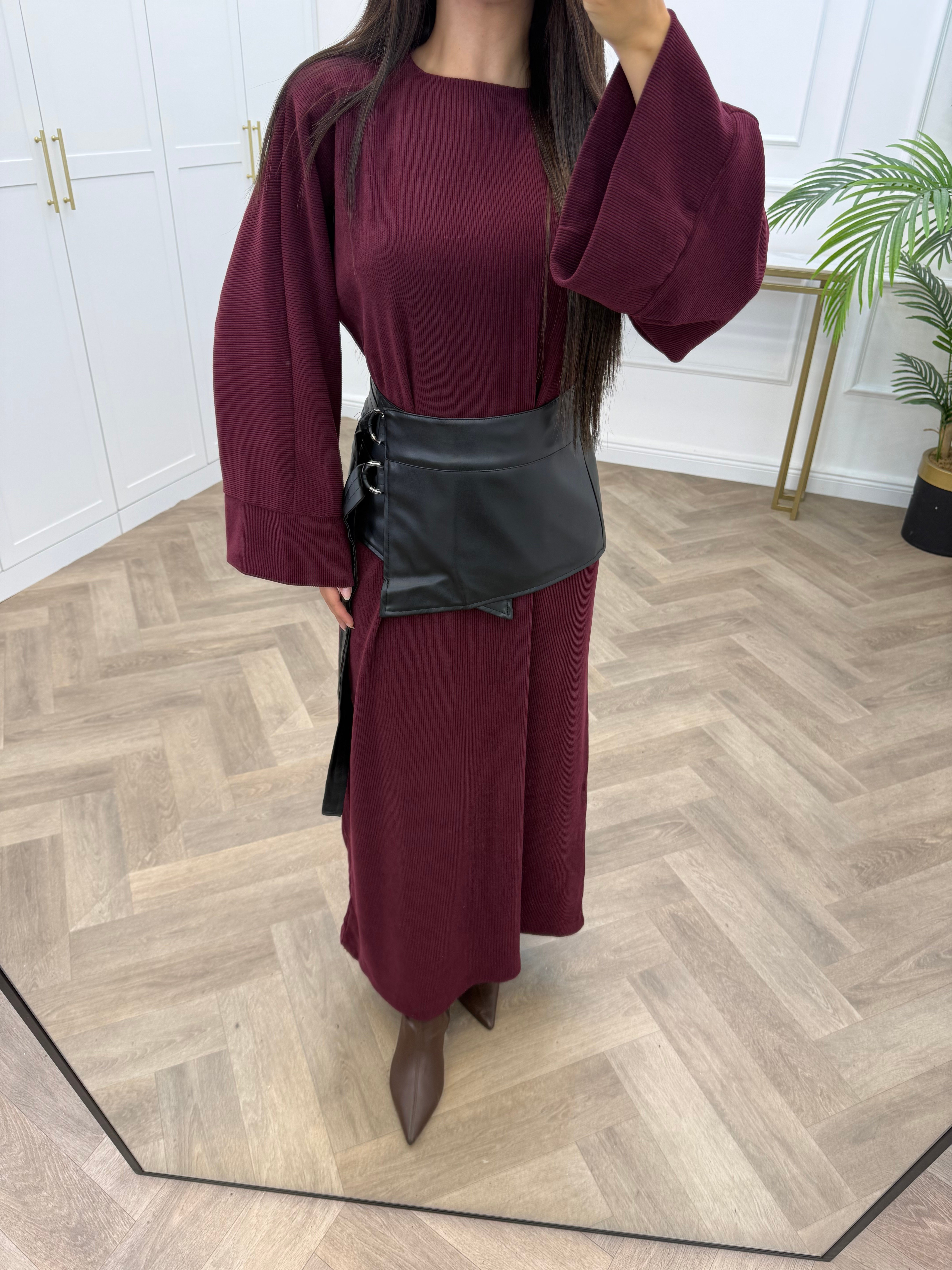 DERİ KEMERLİ FİTİLLİ ELBİSE BORDO