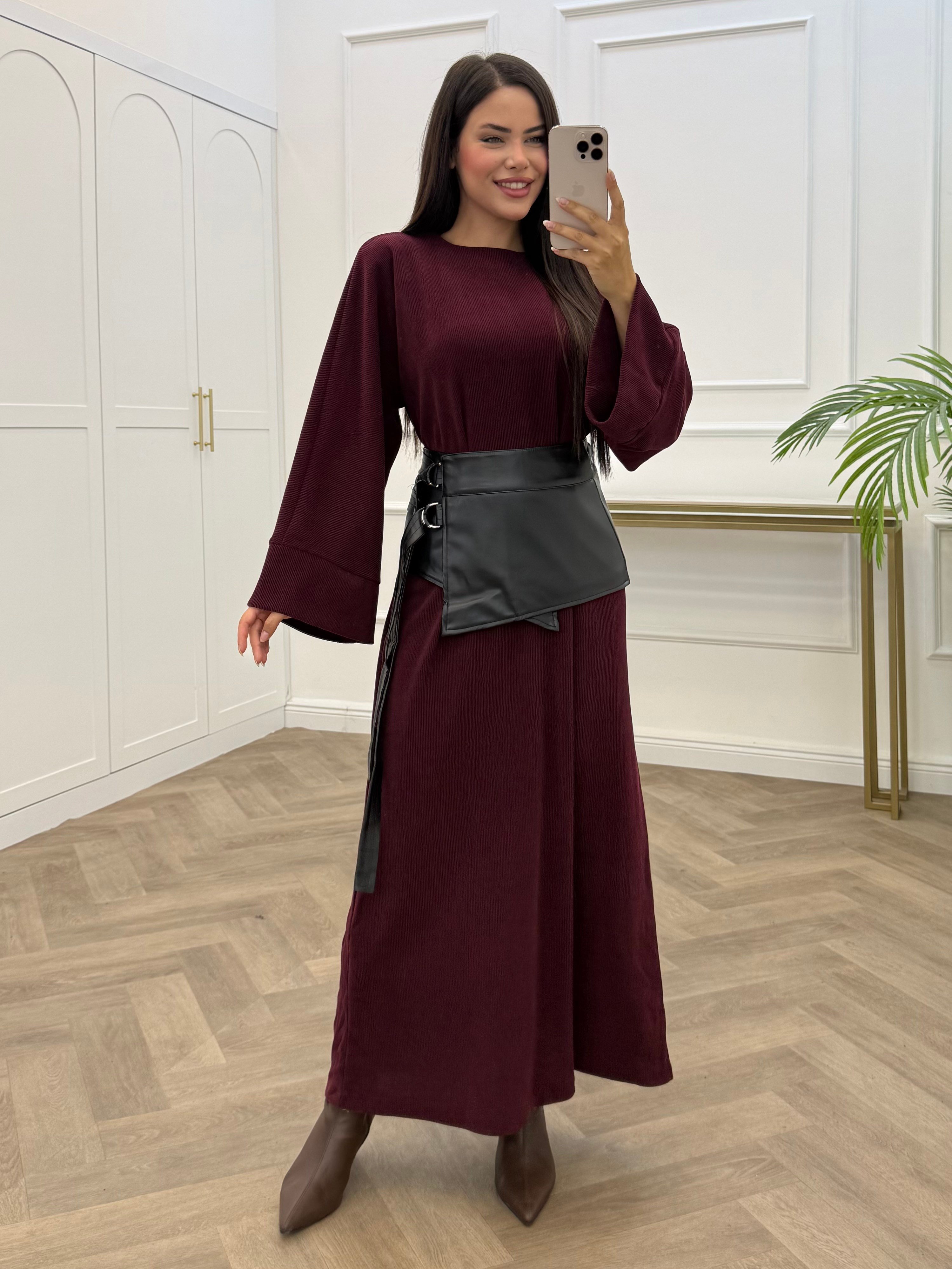 DERİ KEMERLİ FİTİLLİ ELBİSE BORDO