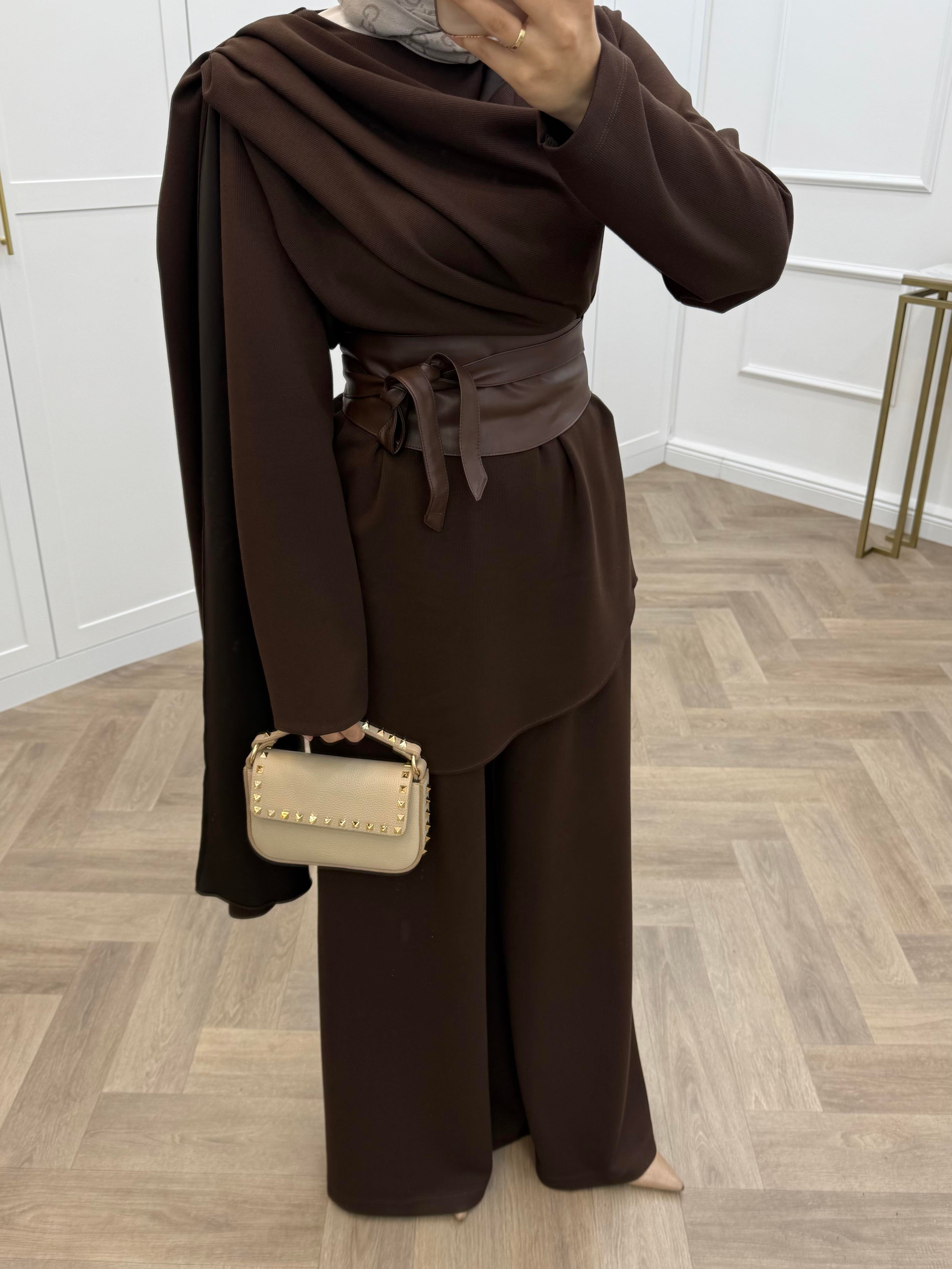 DERİ KEMERLİ PANTOLONLU TAKIM KAHVE