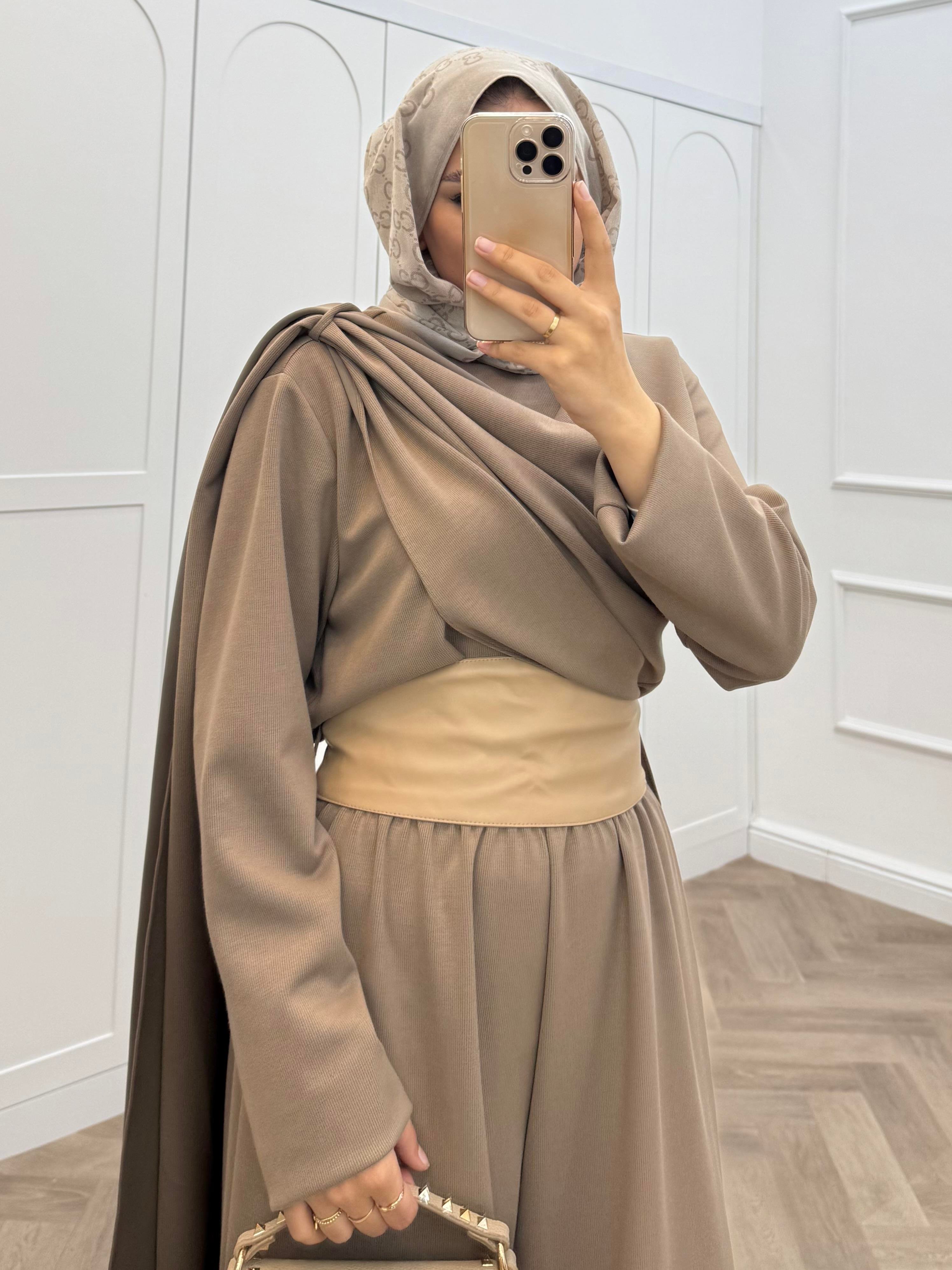 DERİ KEMERLİ PANTOLONLU TAKIM VİZON