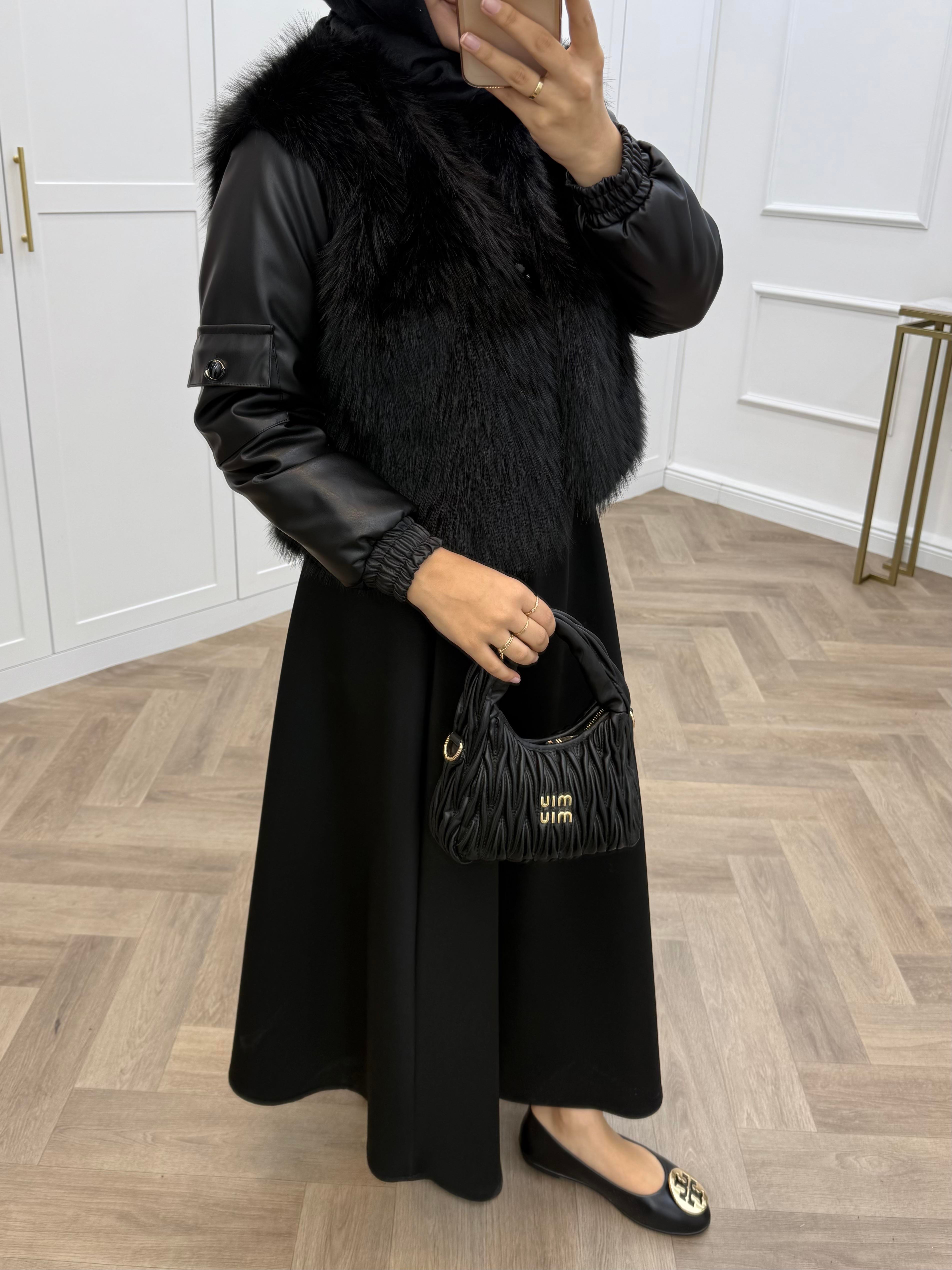 DERİ KOLLU KISA KÜRK SİYAH