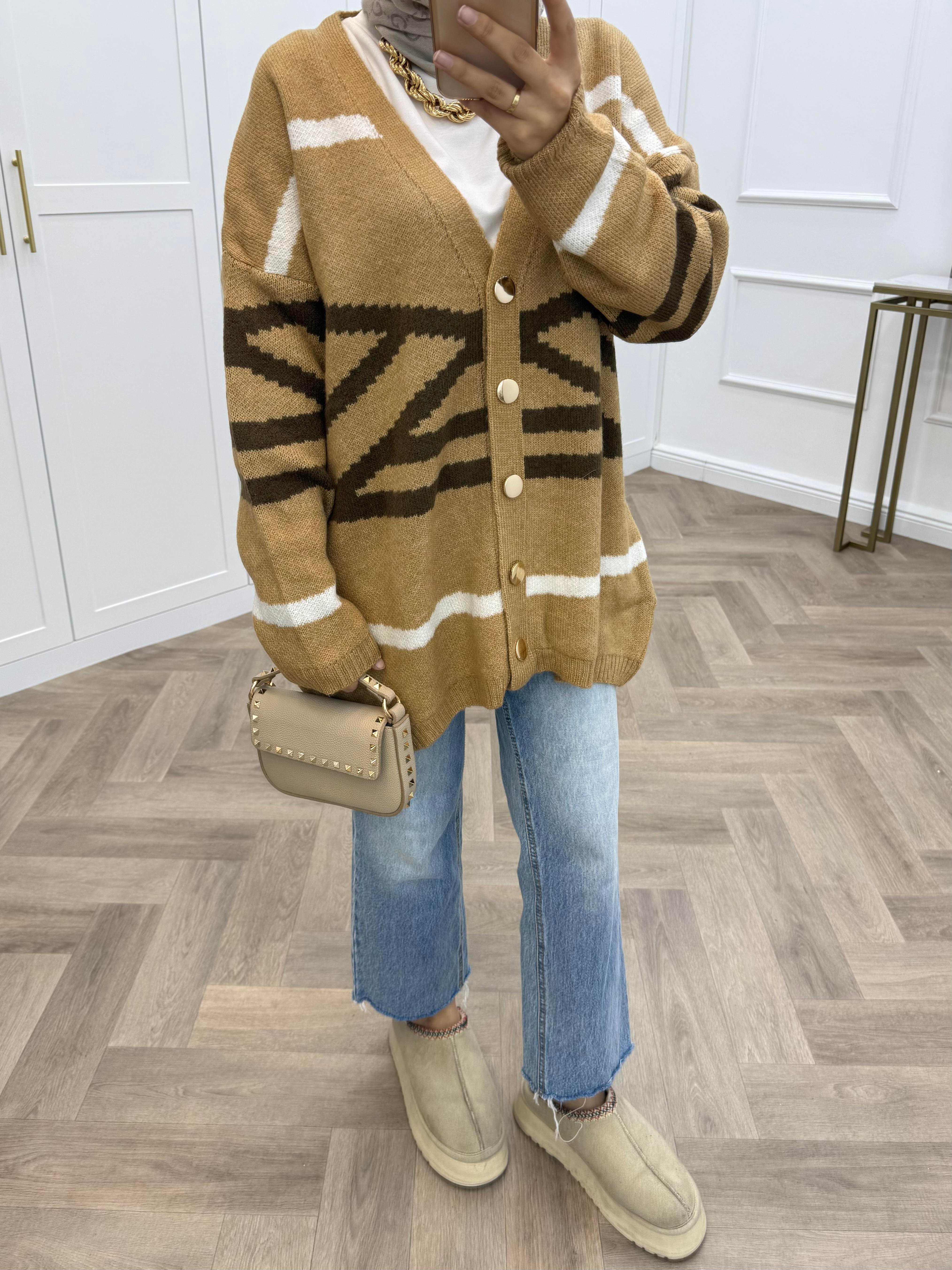 DESENLİ YUMOŞ HIRKA BEJ