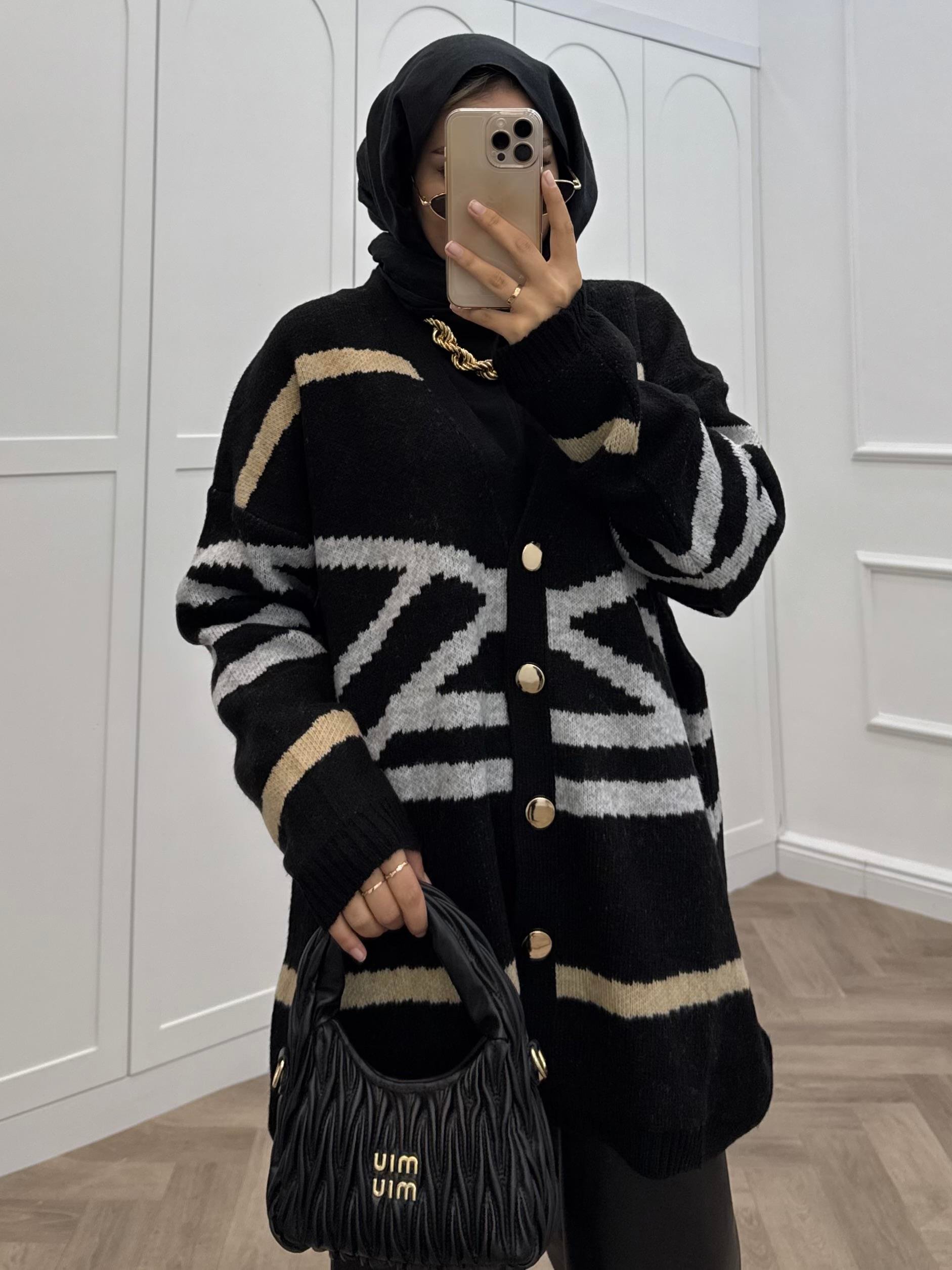 DESENLİ YUMOŞ HIRKA SİYAH