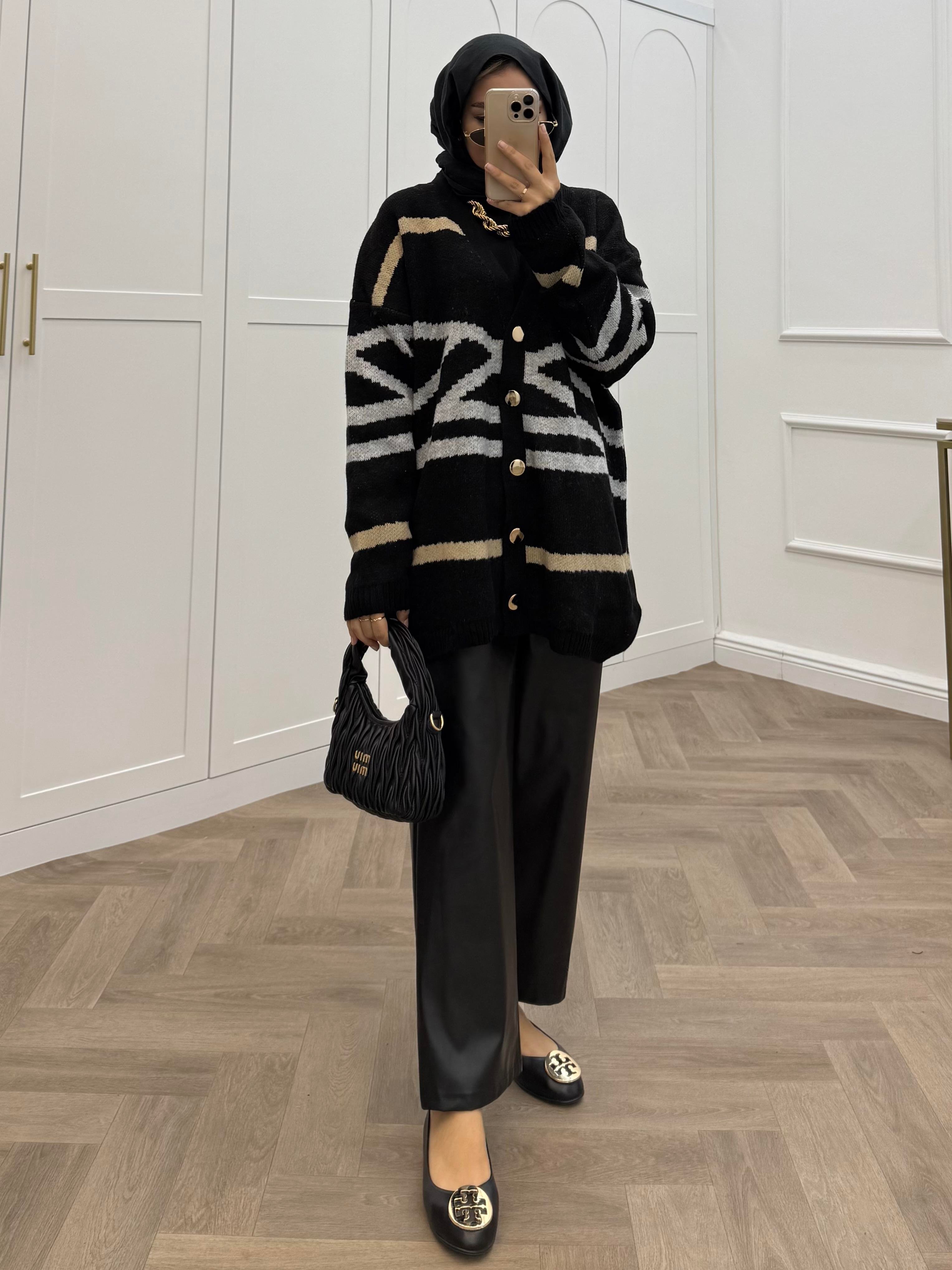 DESENLİ YUMOŞ HIRKA SİYAH