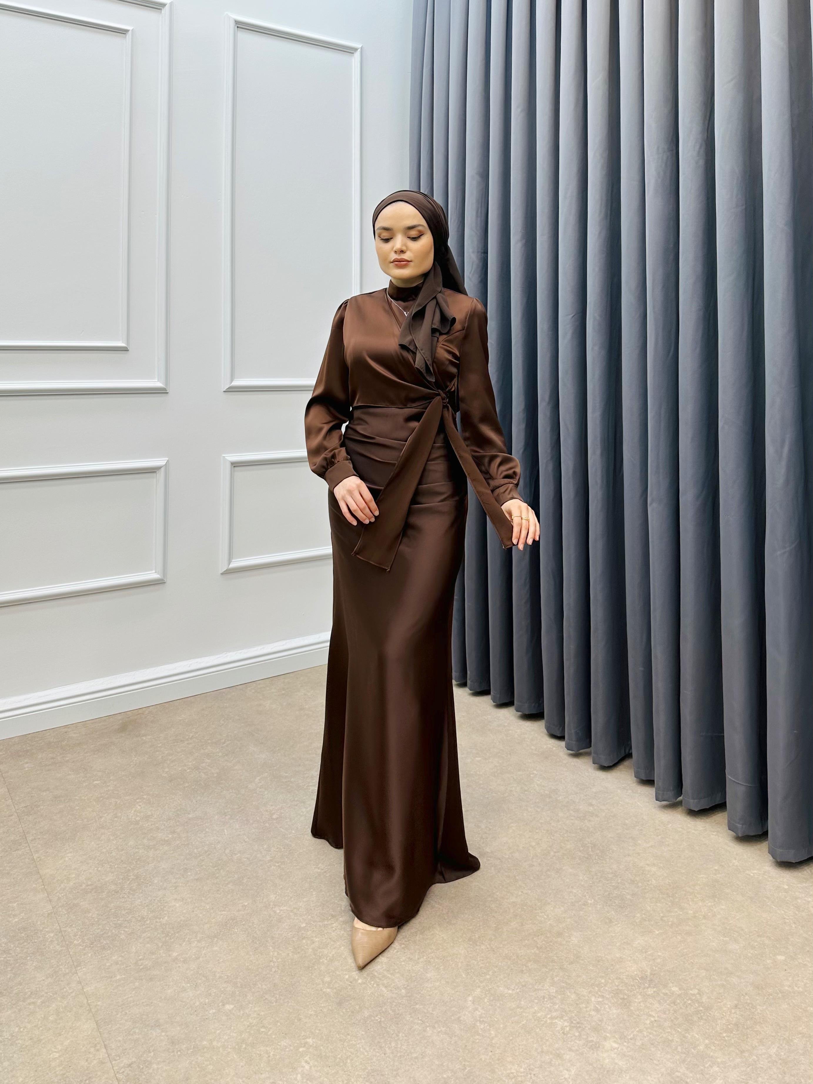 DRAPE SATEN ELBİSE KAHVE