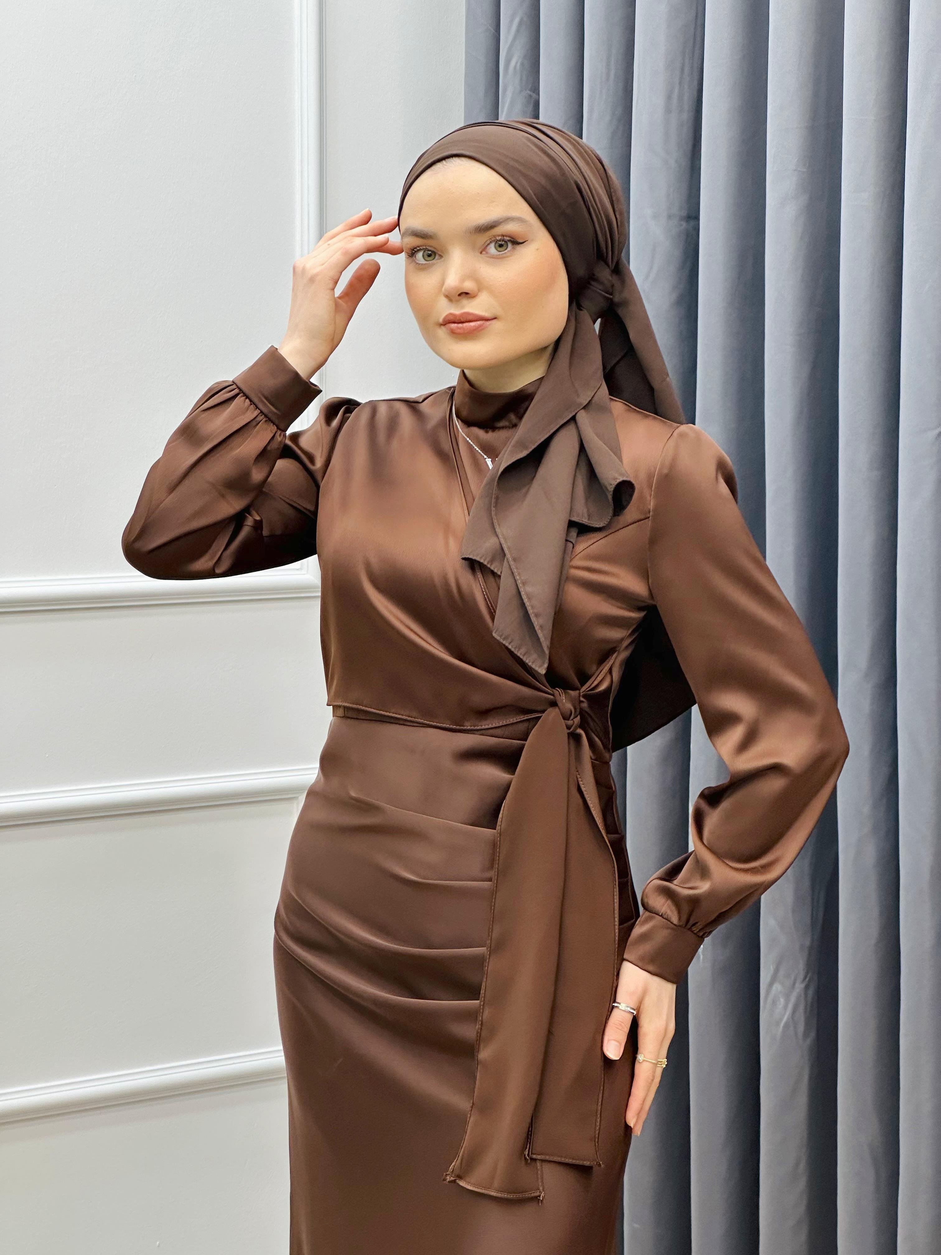 DRAPE SATEN ELBİSE KAHVE