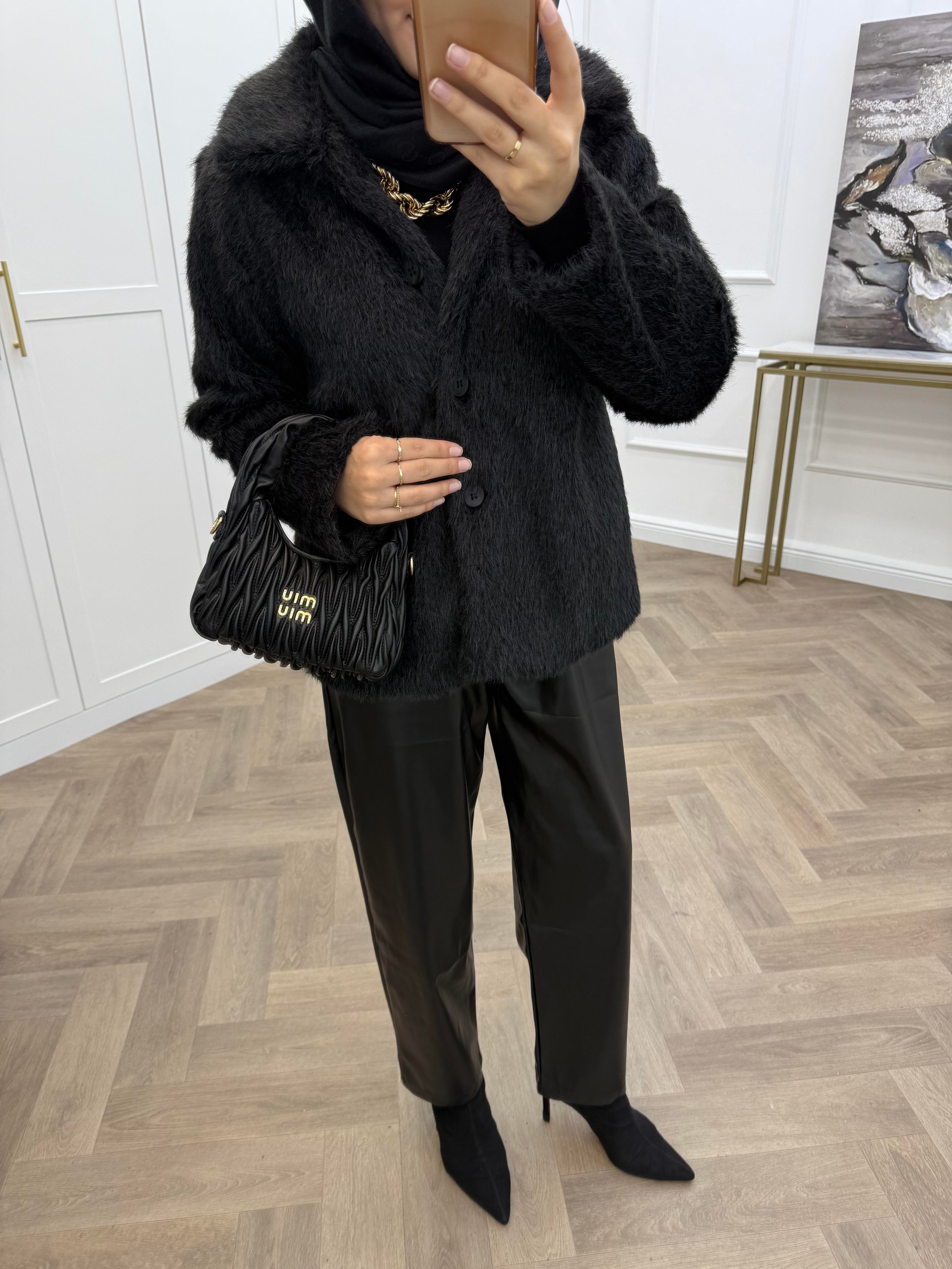 DÜĞMELİ KÜRK SİYAH