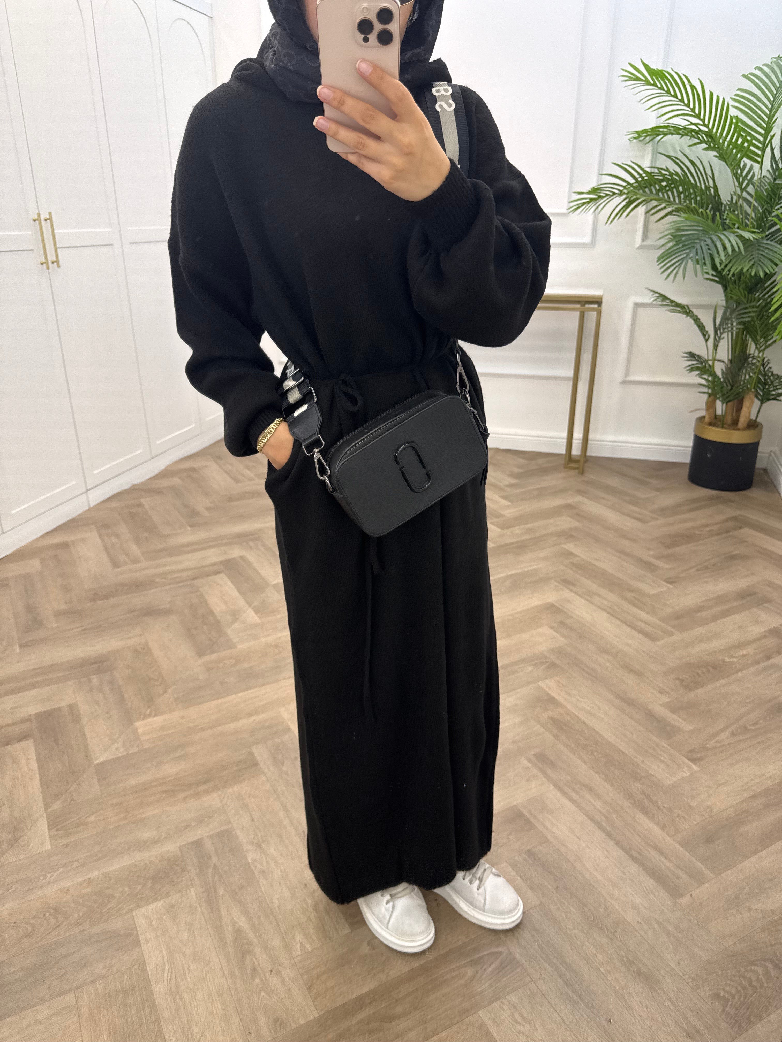 ELENİ YUMOŞ ELBİSE SİYAH