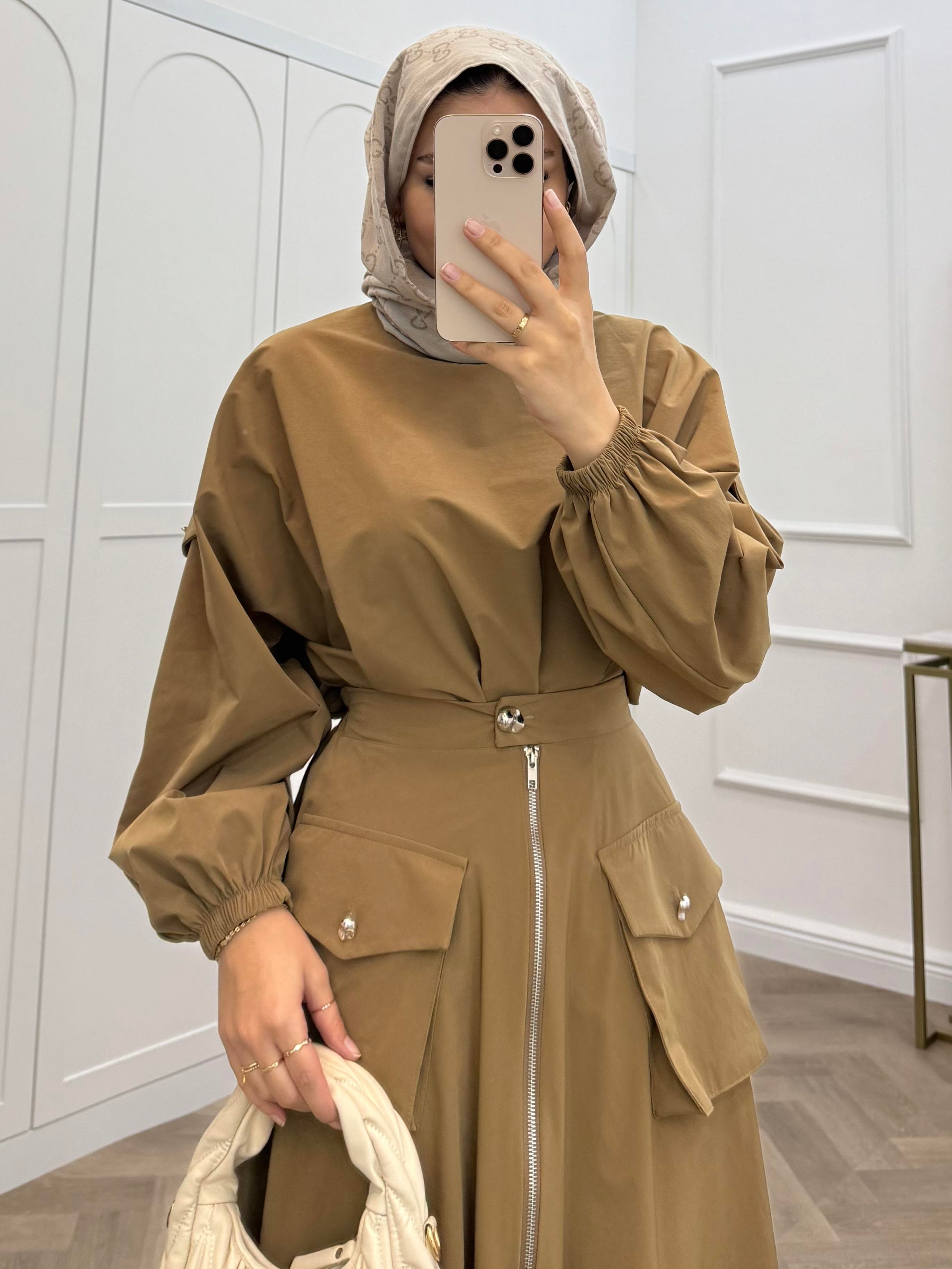 FERMUAR DETAYLI ETEKLİ TAKIM CAMEL 