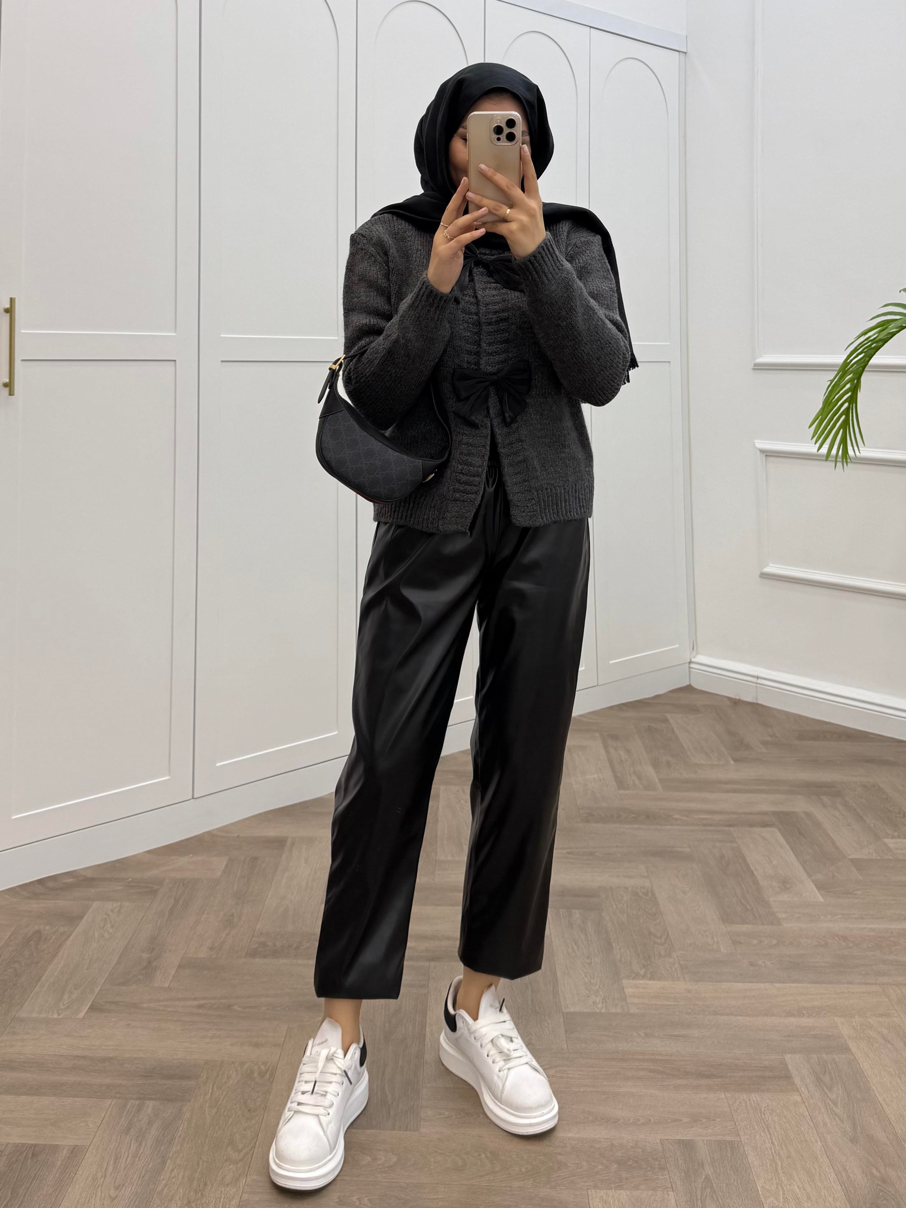 FİYONKLU TRİKO HIRKA FÜME