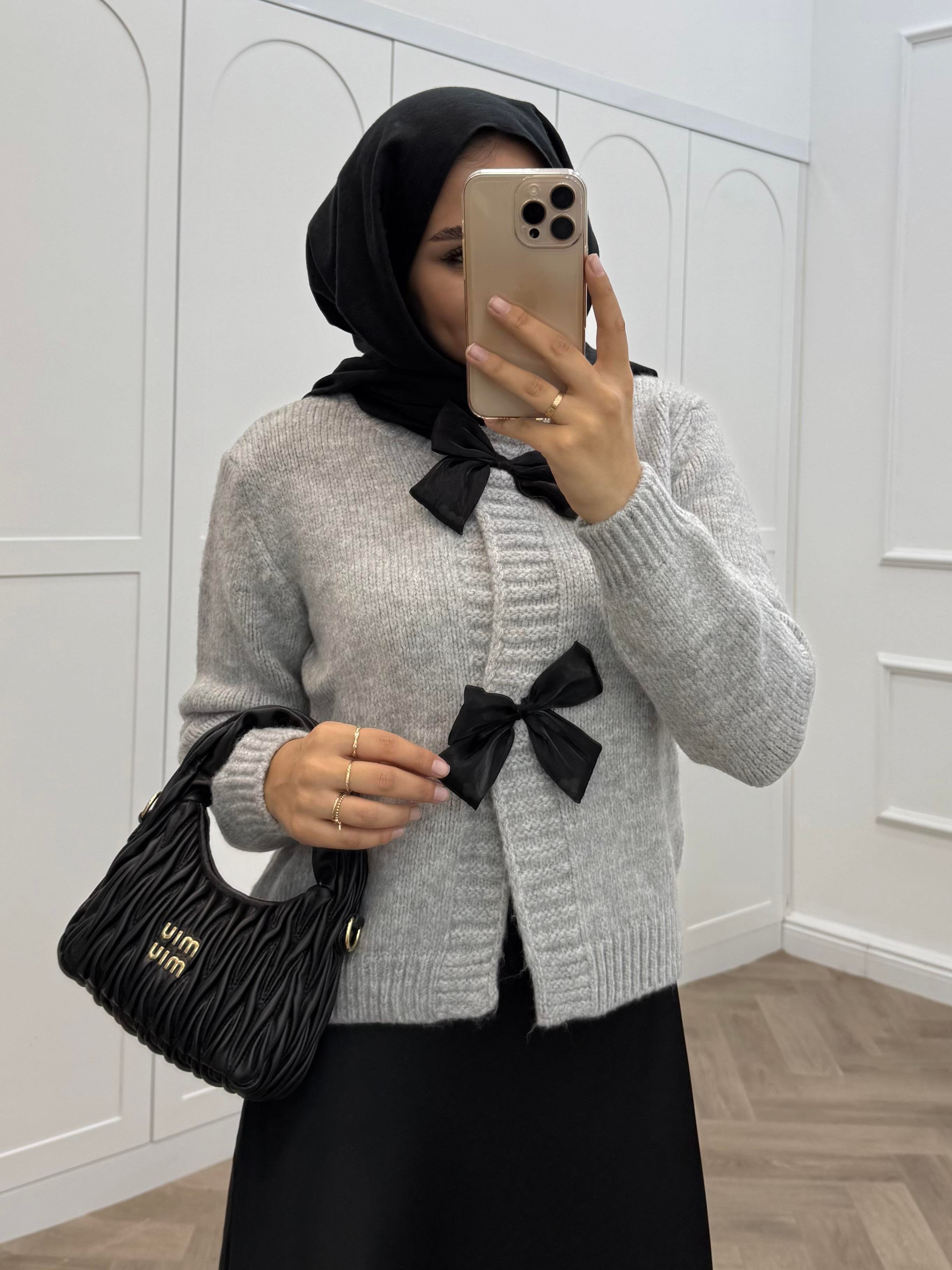 FİYONKLU TRİKO HIRKA GRİ