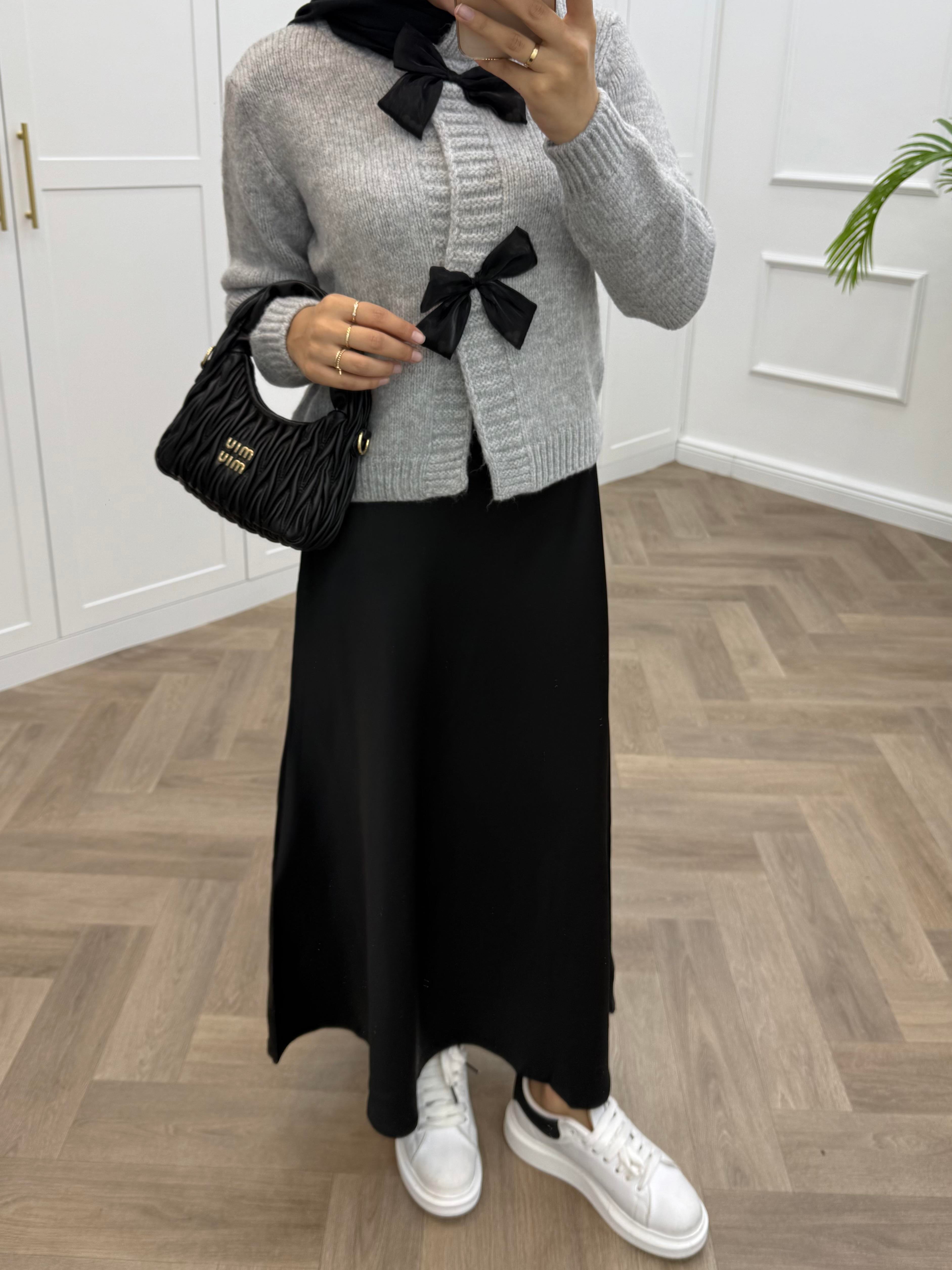 FİYONKLU TRİKO HIRKA GRİ