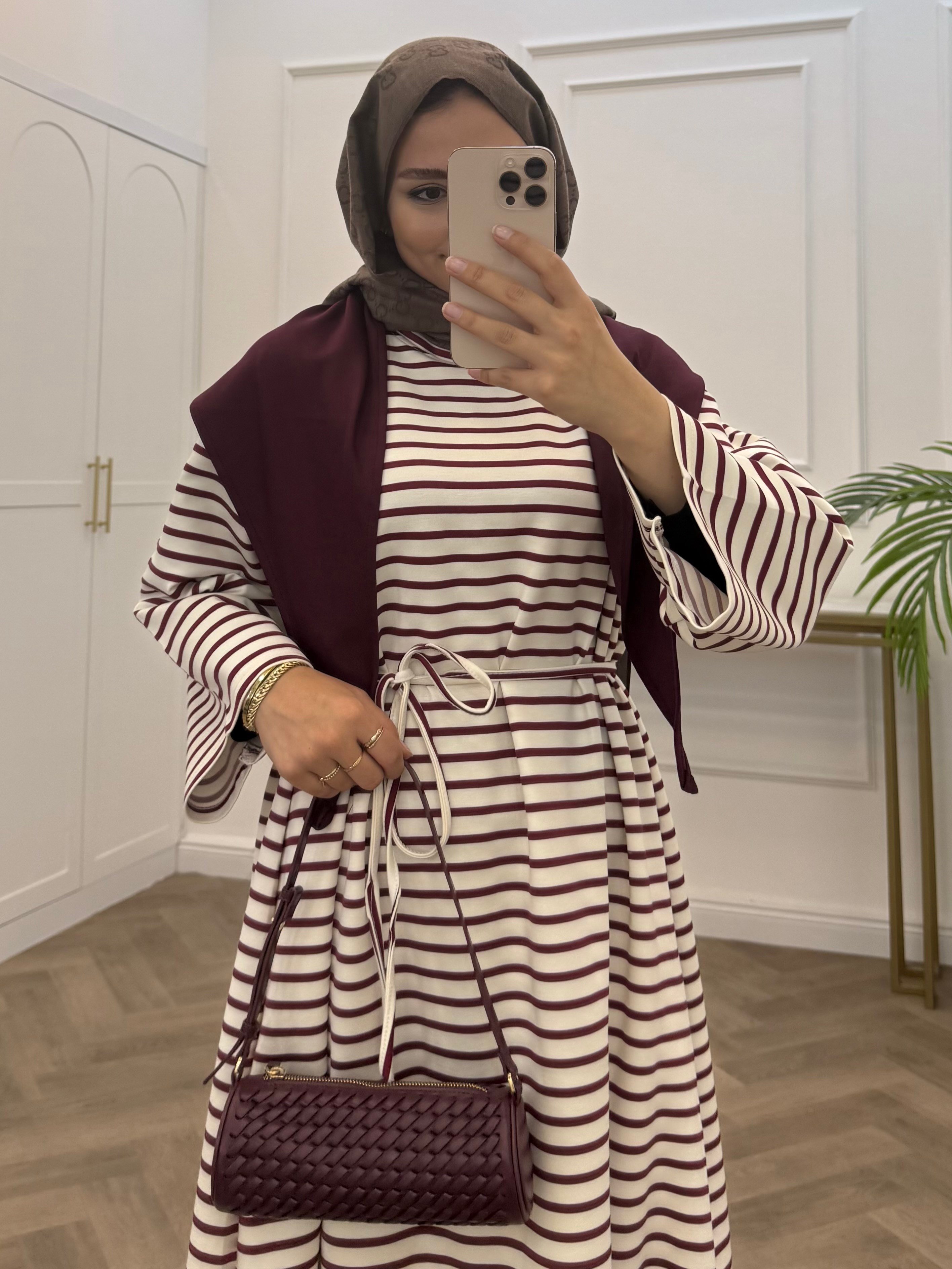 FULARLI ÇİZGİLİ ELBİSE BORDO