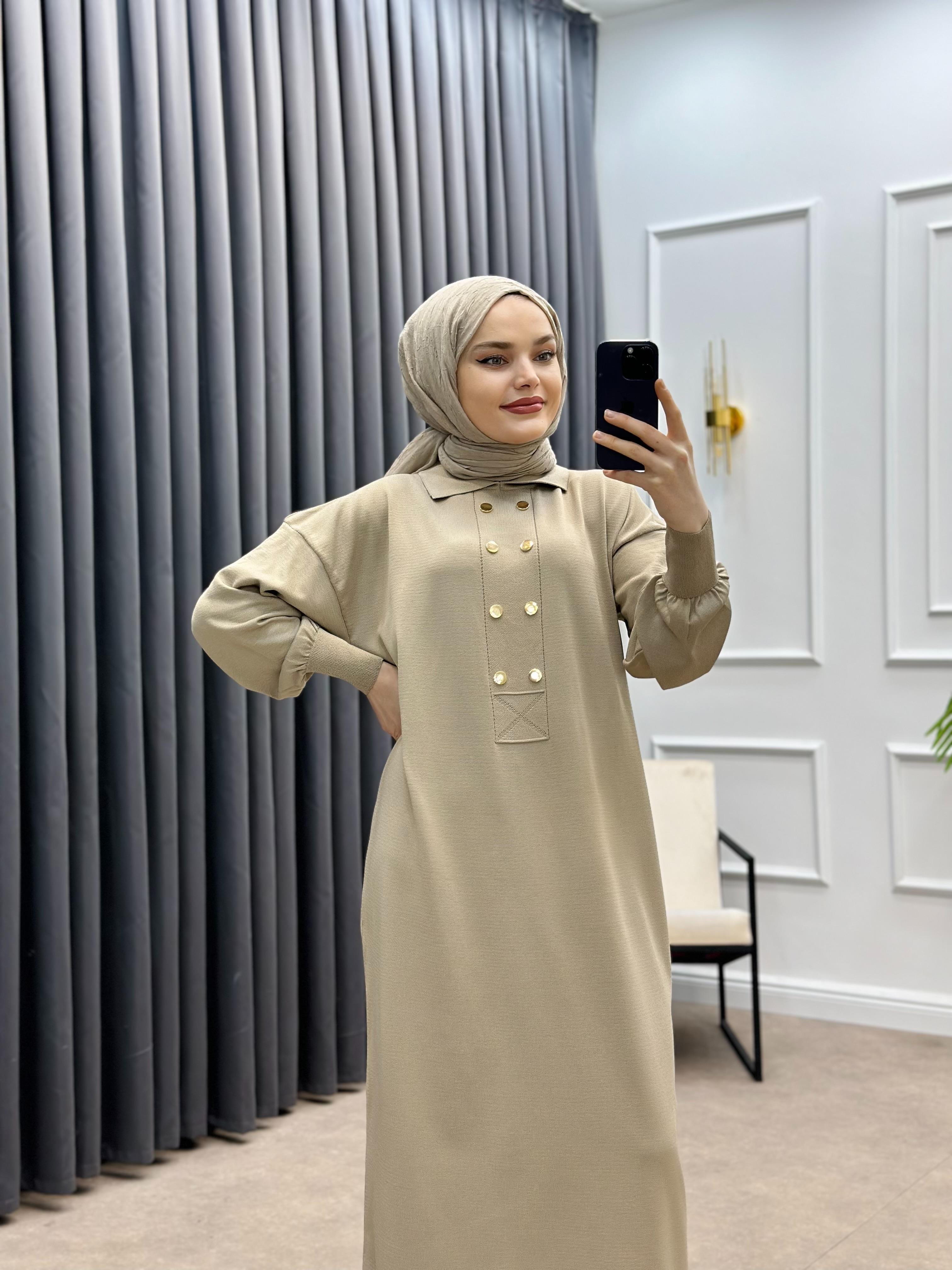 GOLD DÜĞME DETAYLI ELBİSE  BEJ