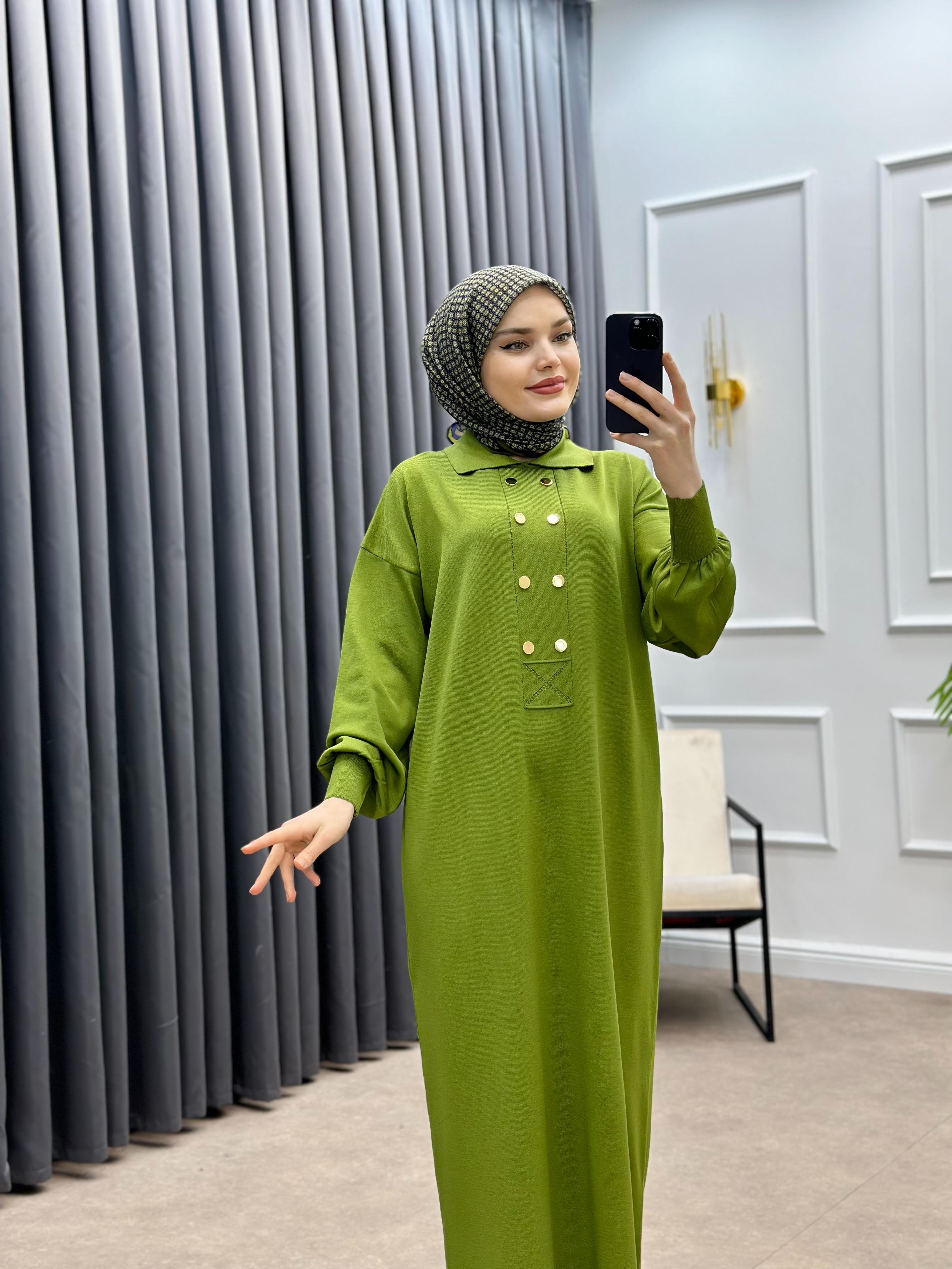 GOLD DÜĞME DETAYLI ELBİSE  YAĞ YEŞİLİ