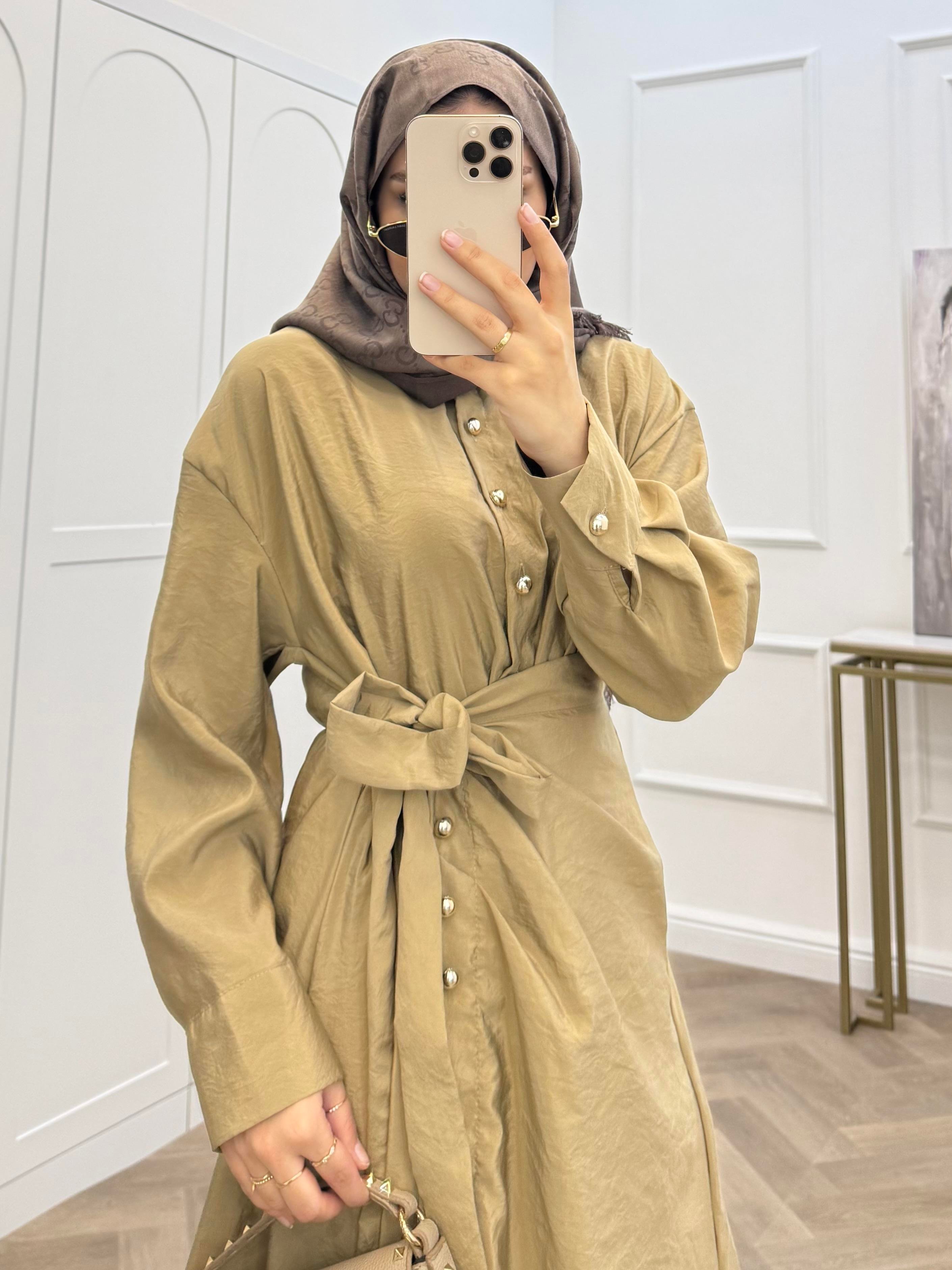GOLD DÜĞMELİ ANVELOP ELBİSE BEJ