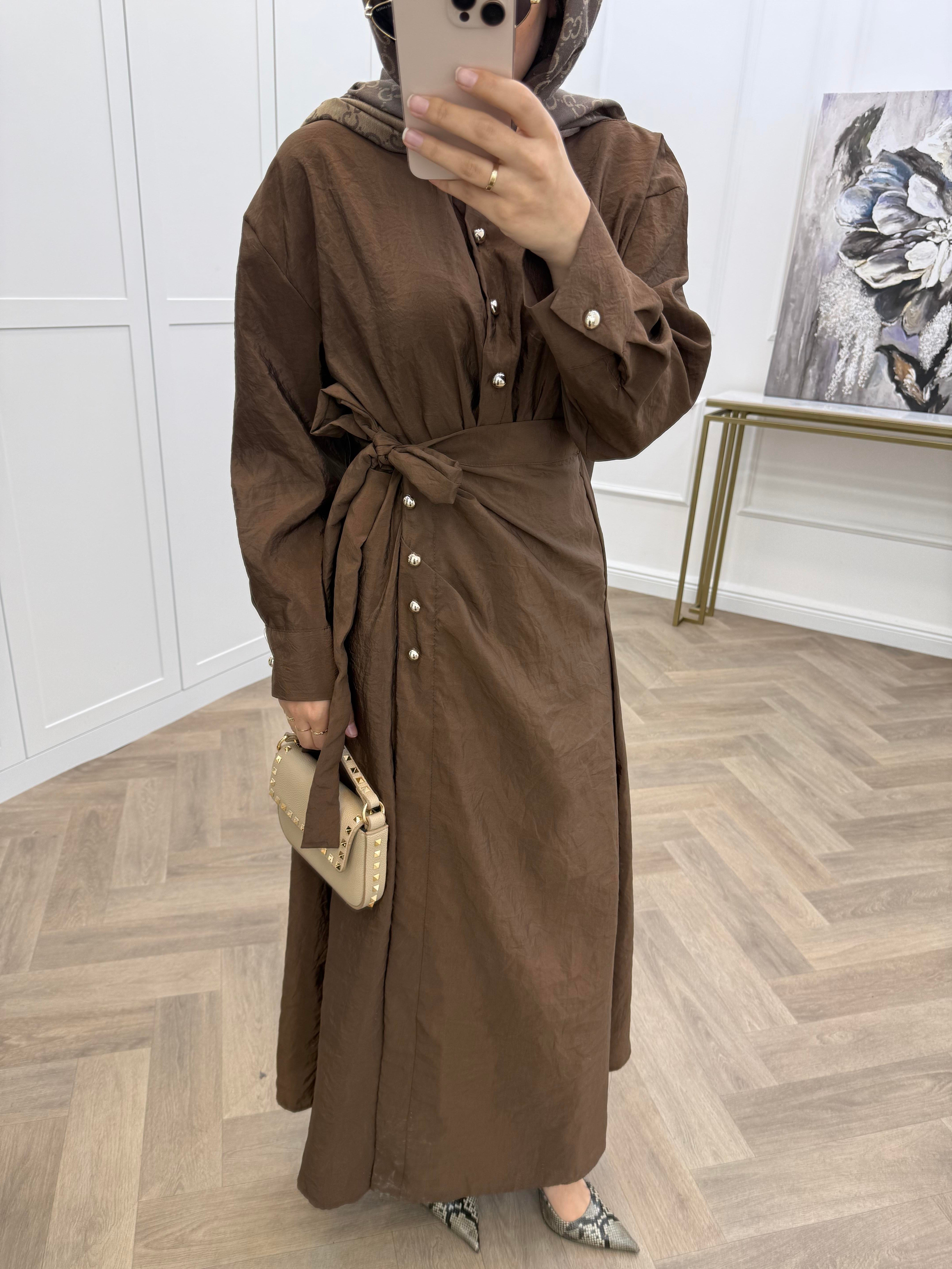 GOLD DÜĞMELİ ANVELOP ELBİSE KAHVE