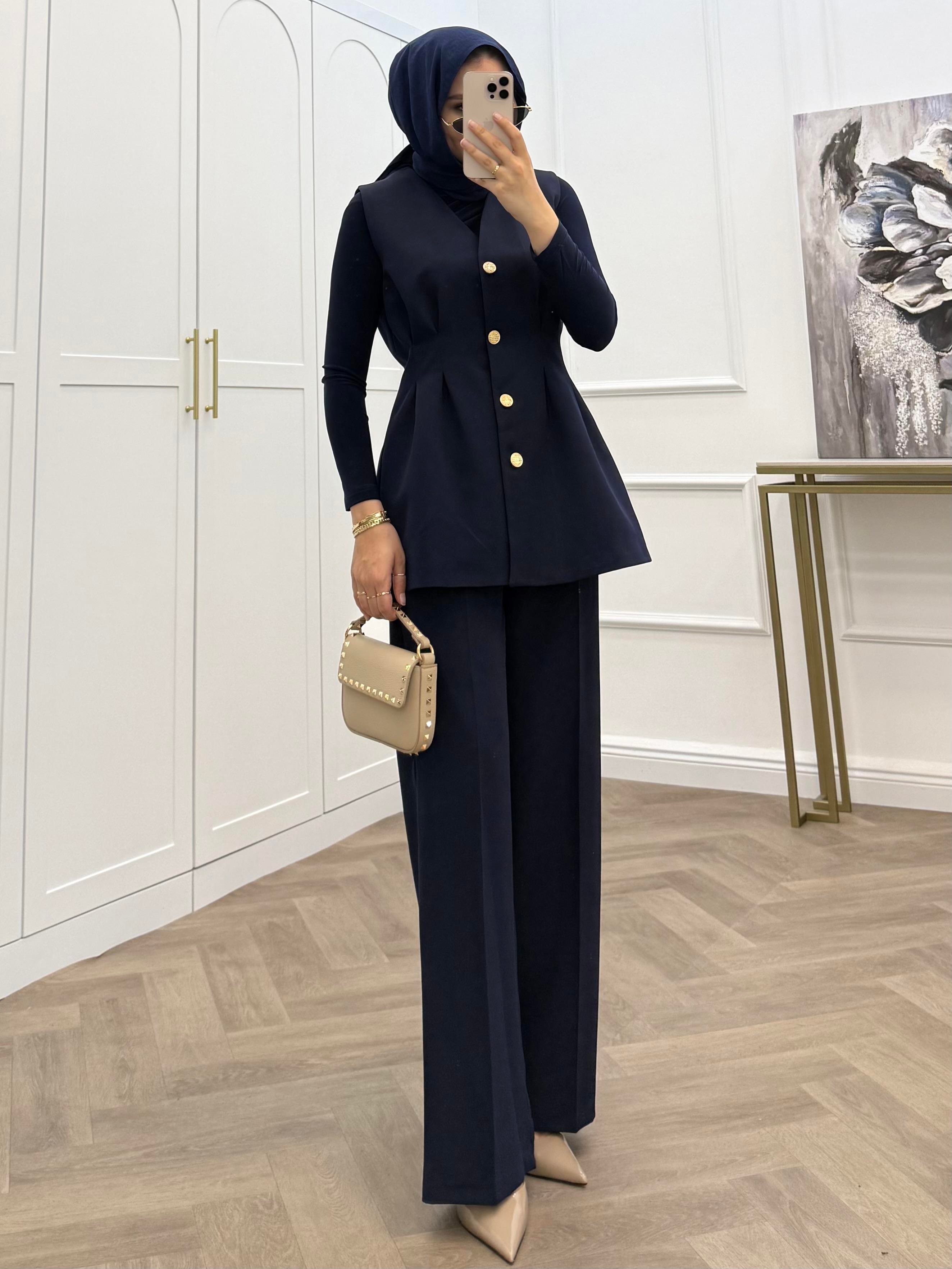 GOLD DÜĞMELİ BASİC YELEKLİ TAKIM LACİVERT