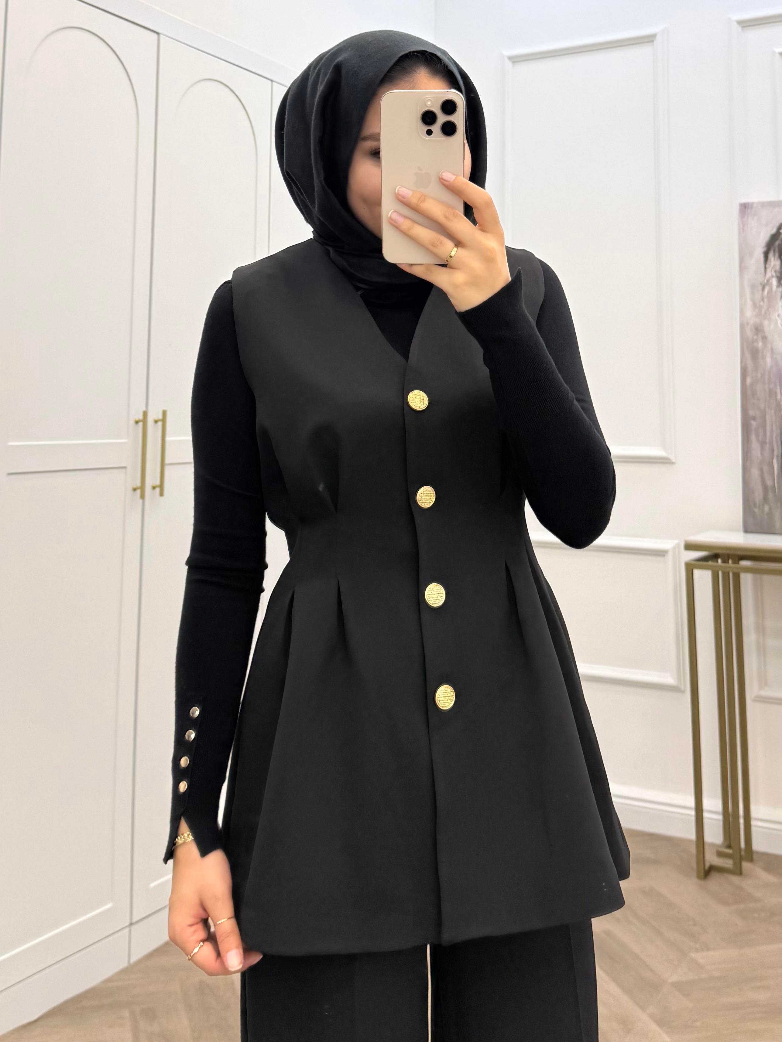 GOLD DÜĞMELİ BASİC YELEKLİ TAKIM SİYAH