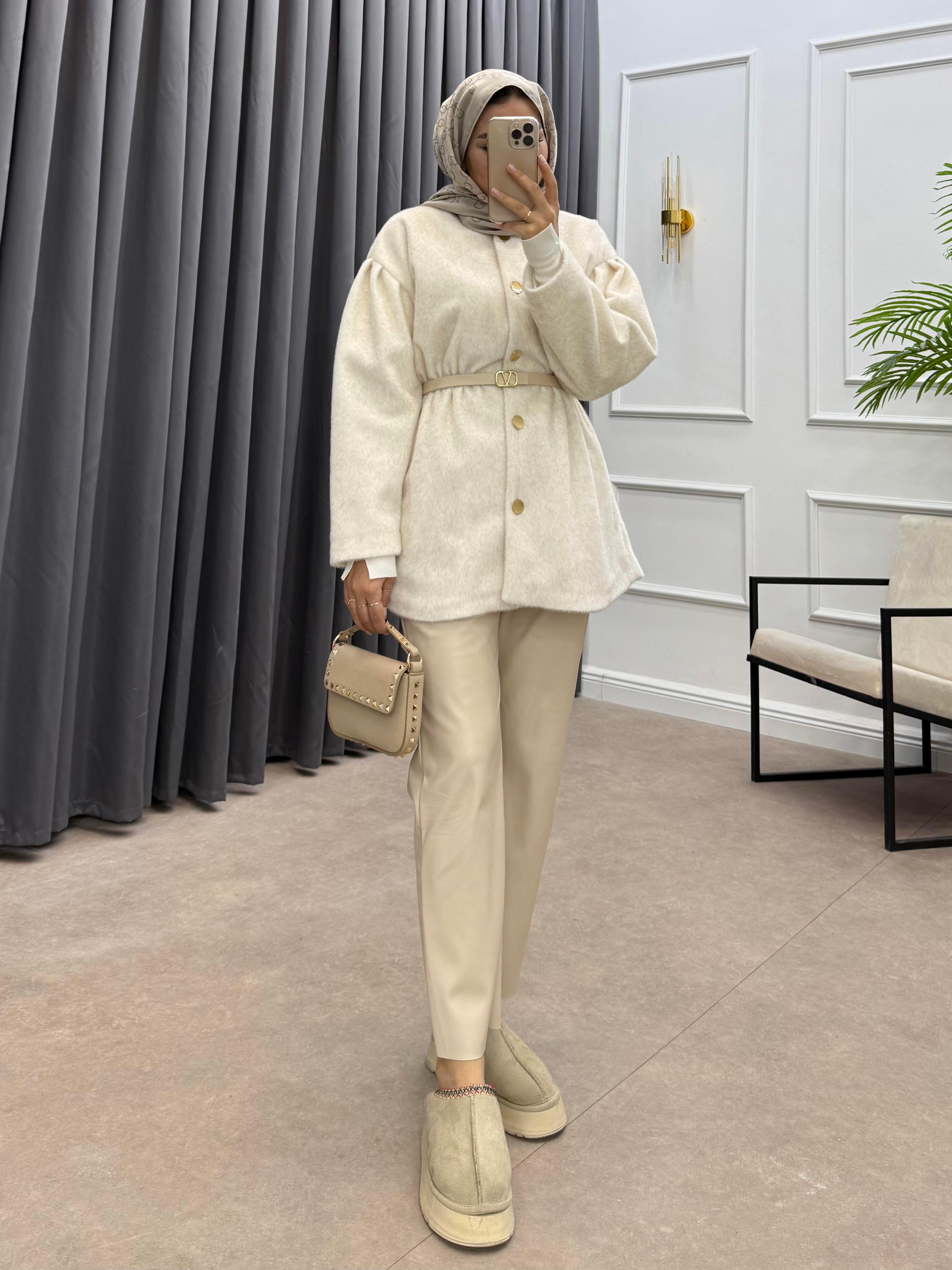 GOLD DÜĞMELİ BELİ LASTİKLİ CEKET EKRU