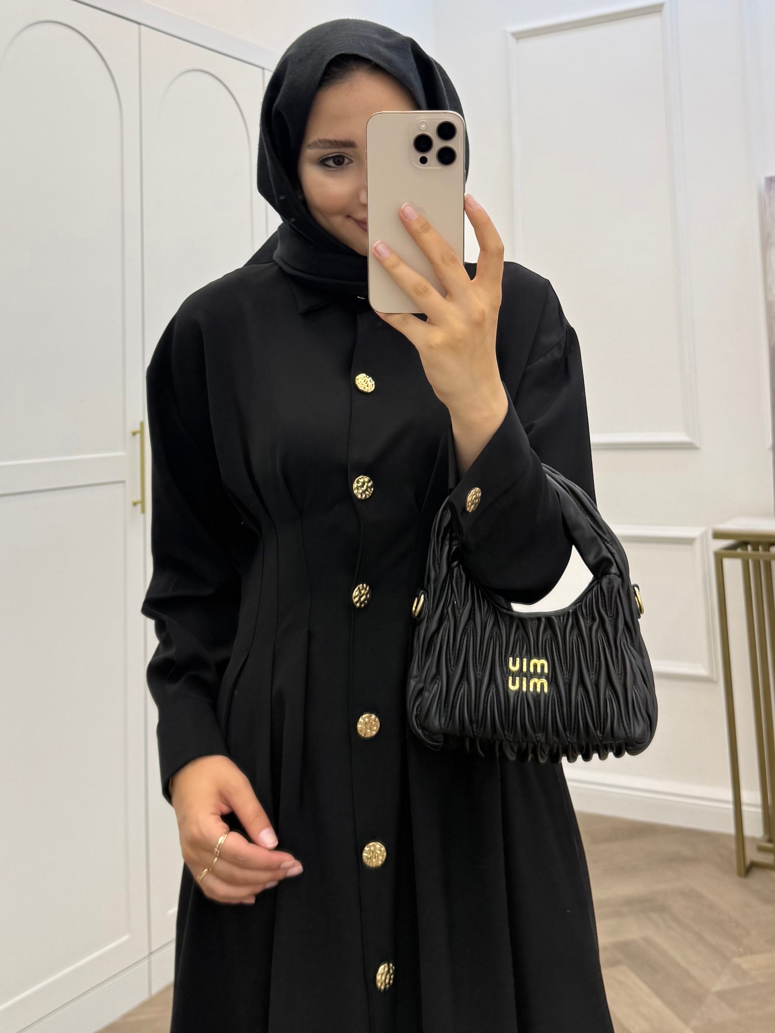 GOLD DÜĞMELİ KREP ELBİSE SİYAH