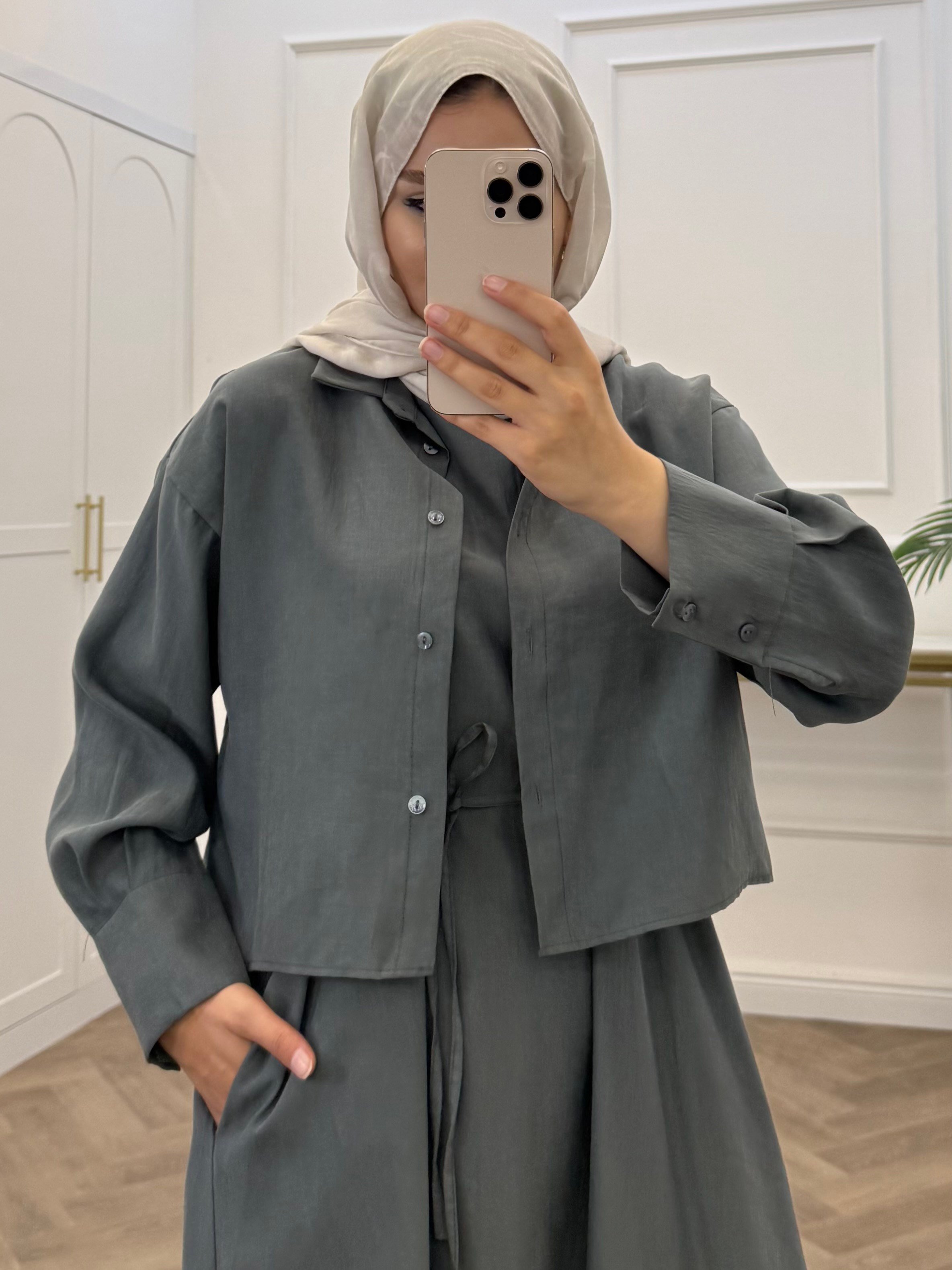 GÖMLEKLİ TAKIM ELBİSE PETROL