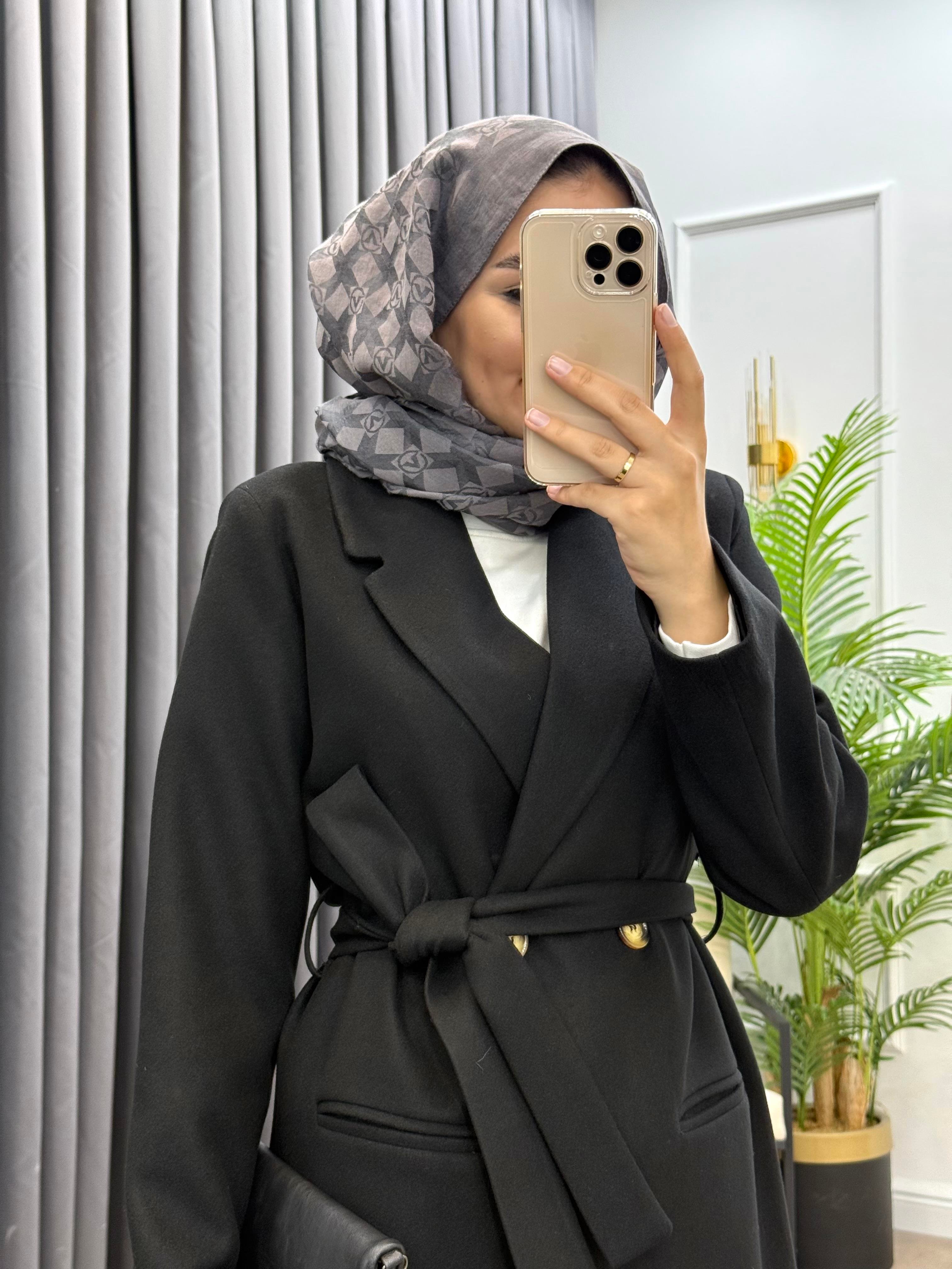 İKİ DÜĞMELİ KAŞE KABAN SİYAH