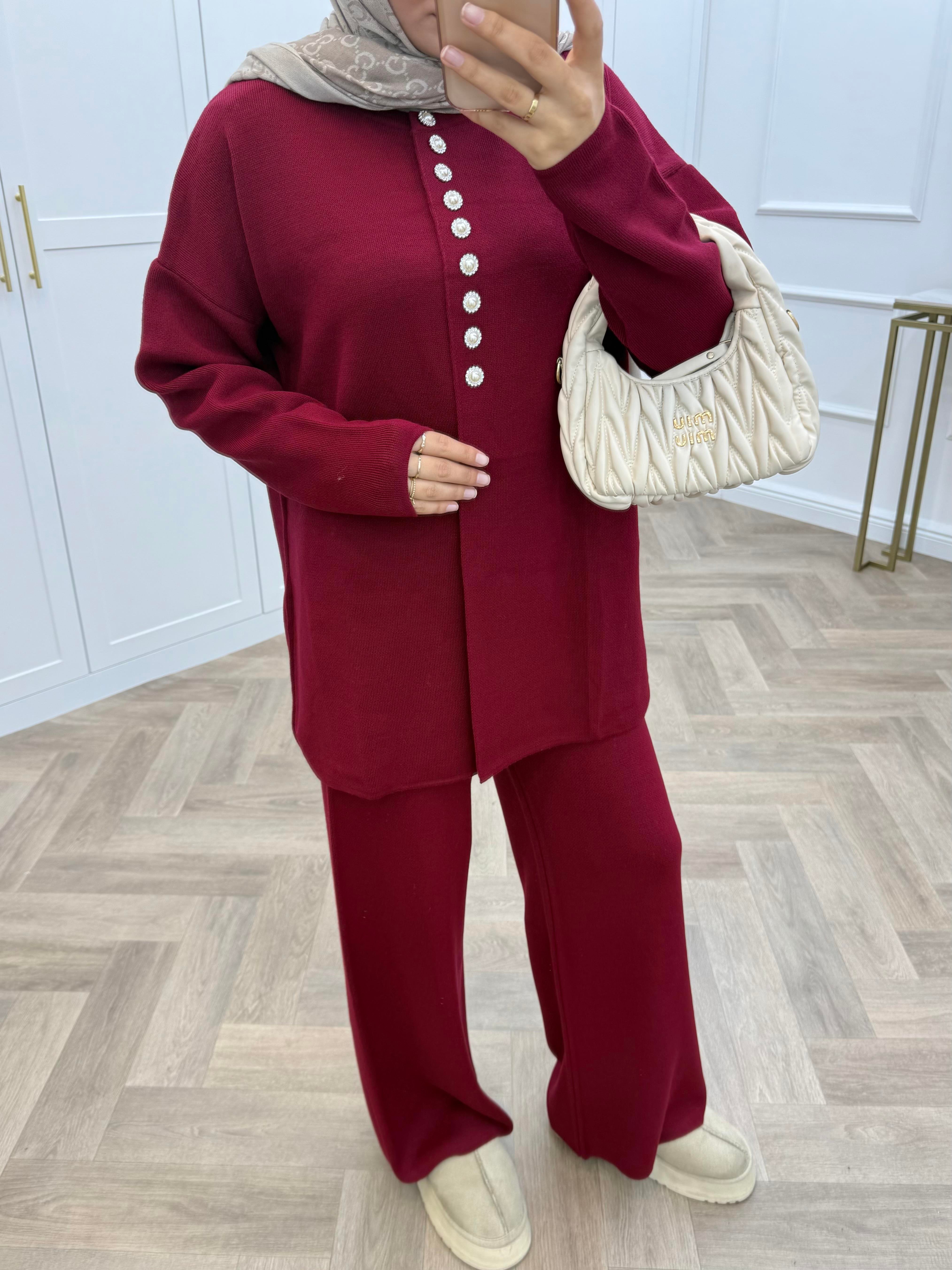 İNCİ DÜĞMELİ TRİKO TAKIM BORDO