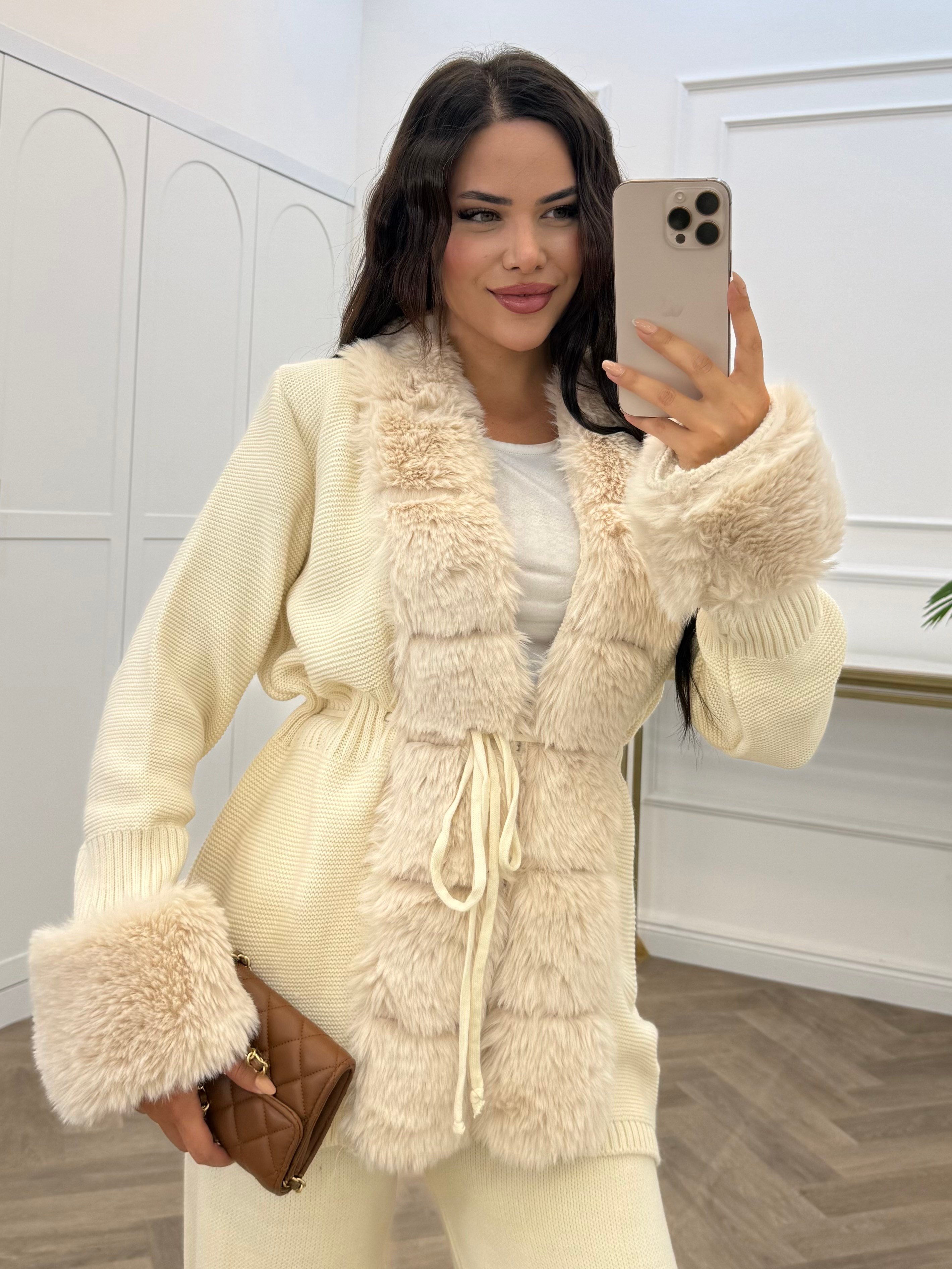 JESSİ KÜRKLÜ TRİKO TAKIM TAŞ