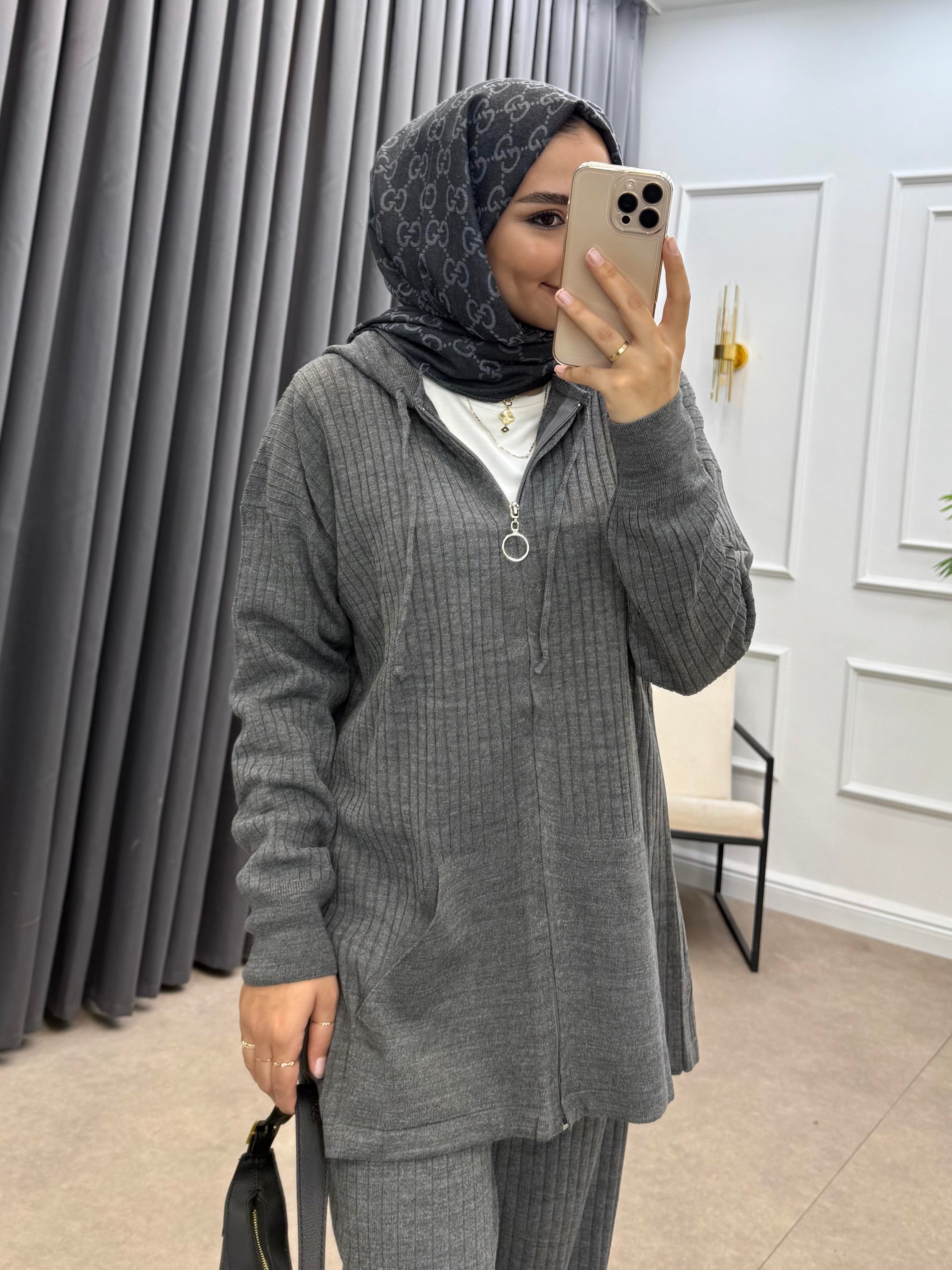 KAPÜŞONLU CEPLİ TRİKO TAKIM FÜME