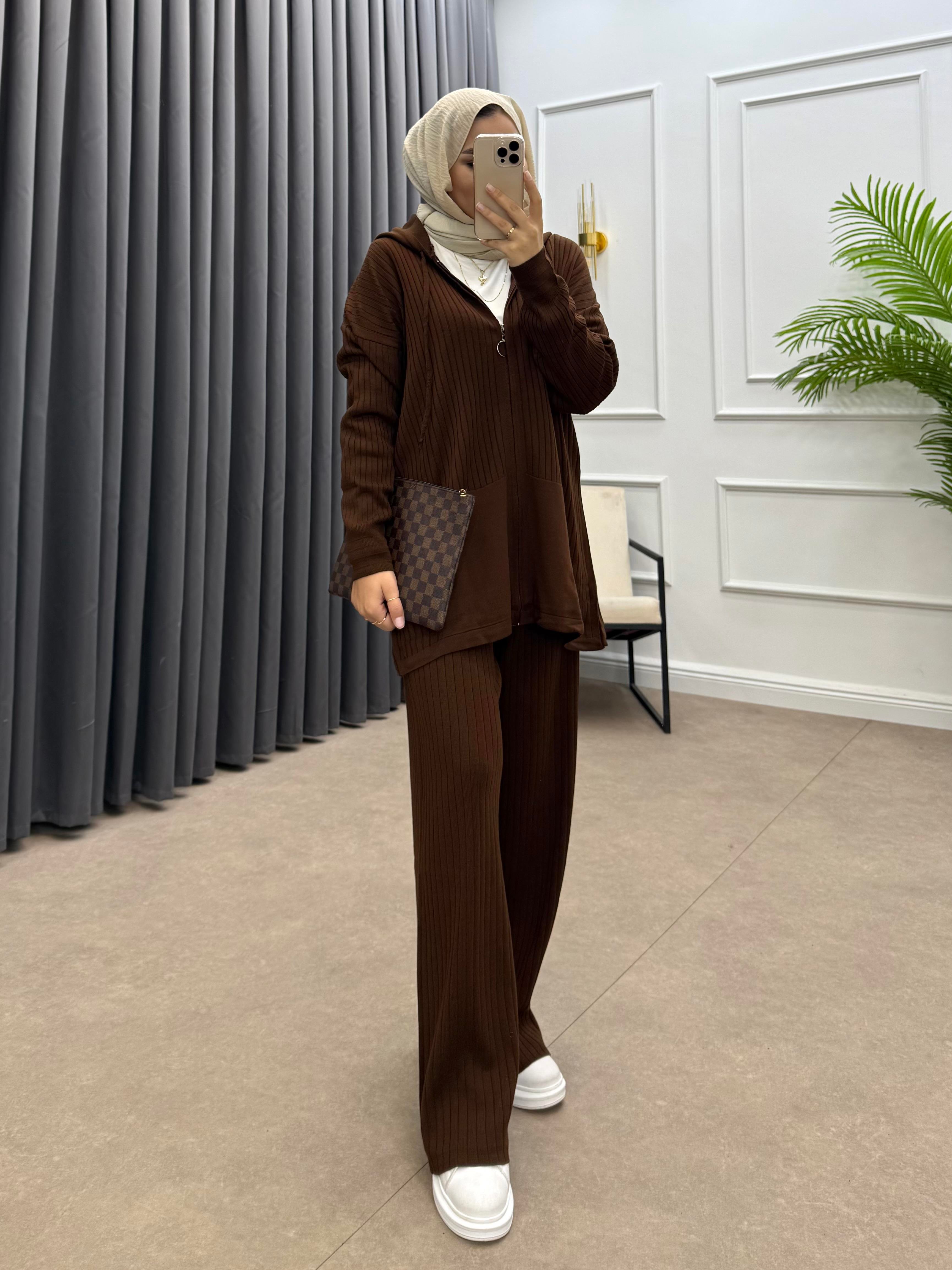 KAPÜŞONLU CEPLİ TRİKO TAKIM KAHVE