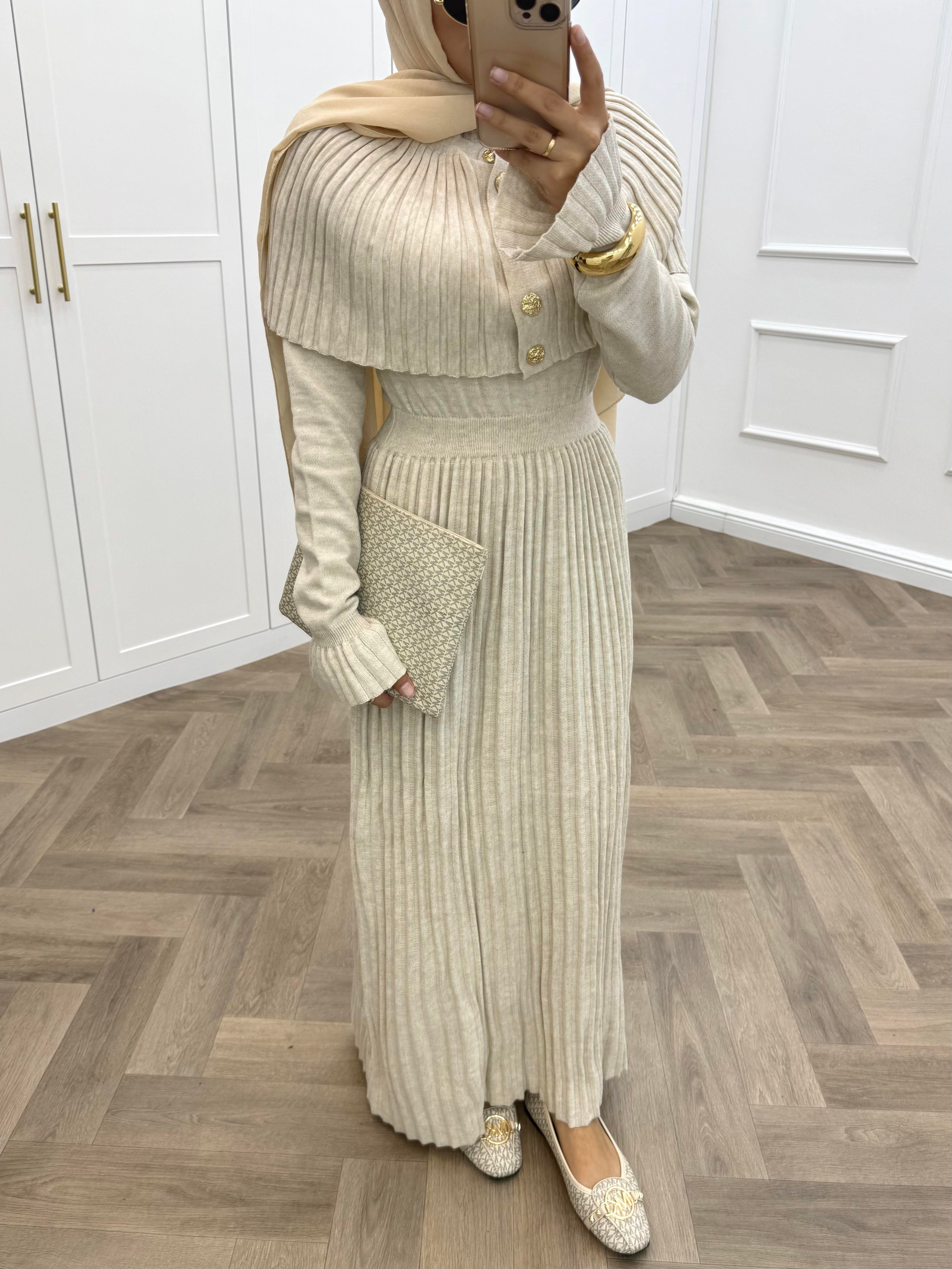 KELEBEK PELERİNLİ TAKIM ELBİSE BEJ