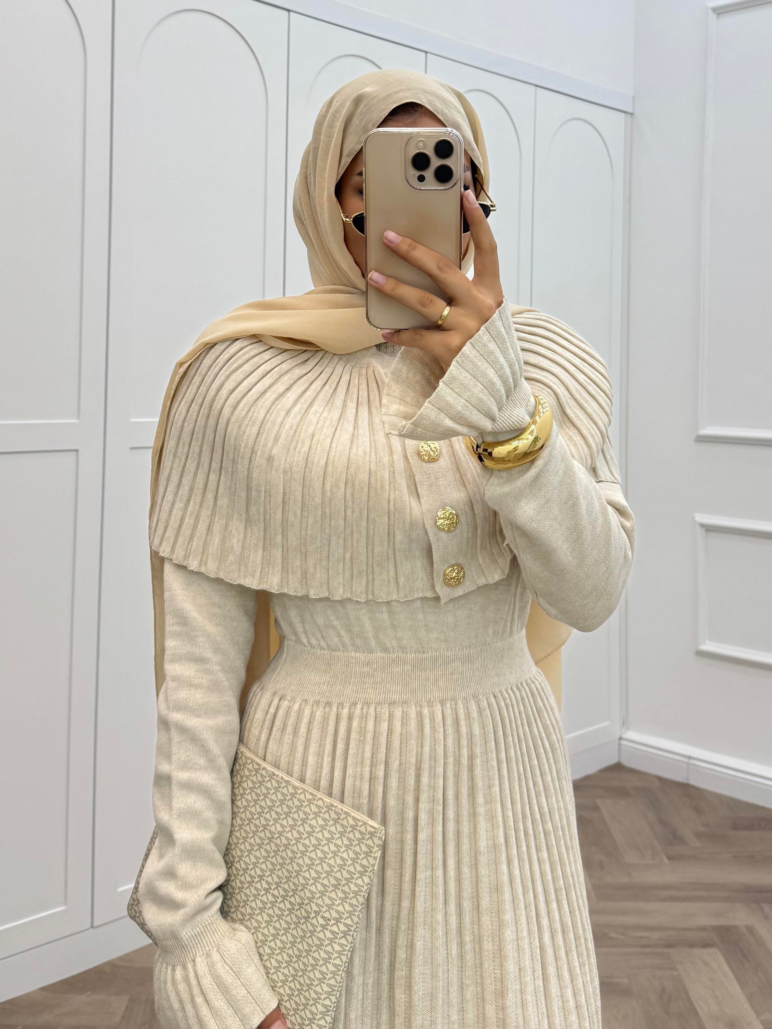 KELEBEK PELERİNLİ TAKIM ELBİSE BEJ