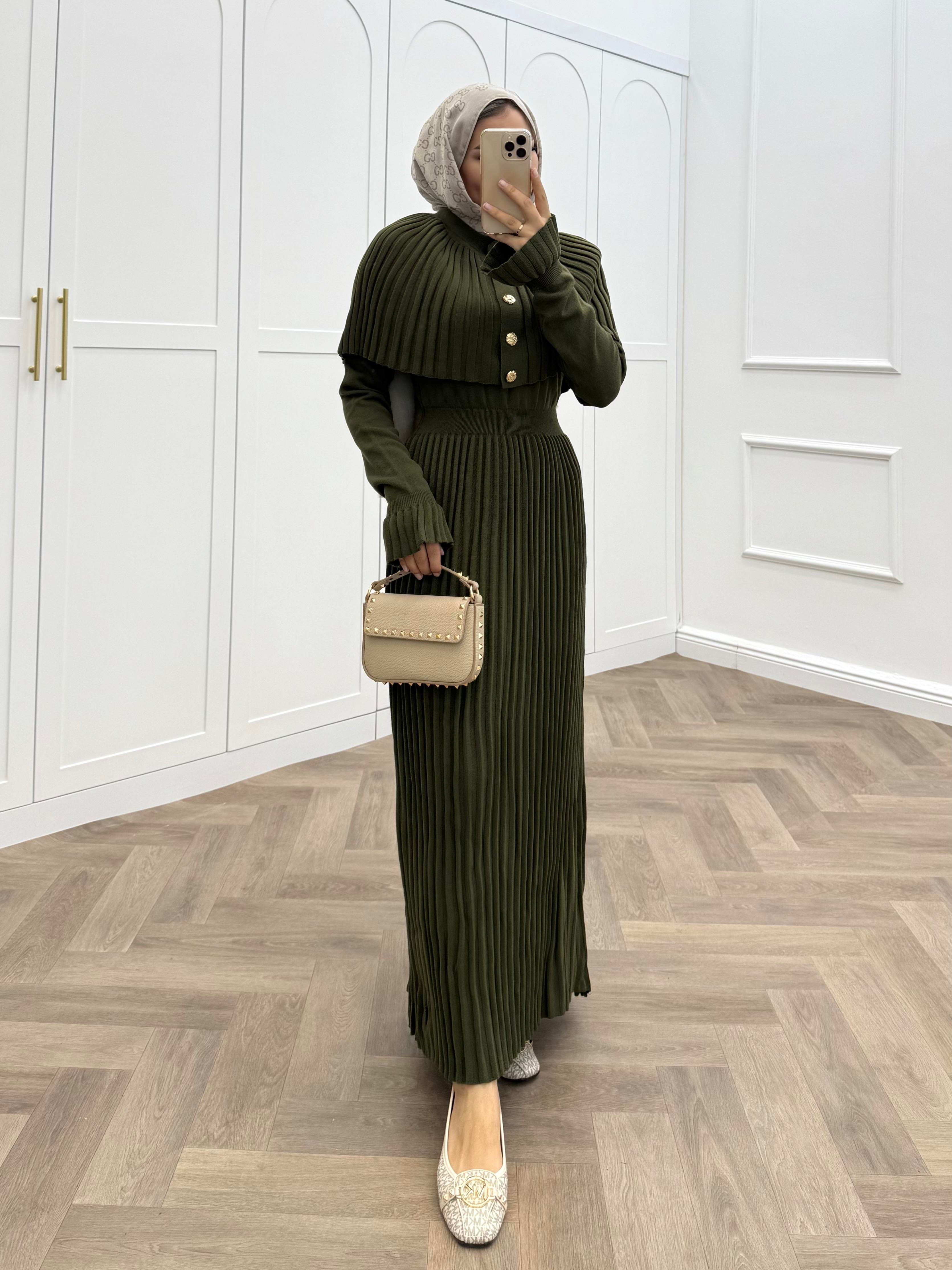 KELEBEK PELERİNLİ TAKIM ELBİSE HAKİ