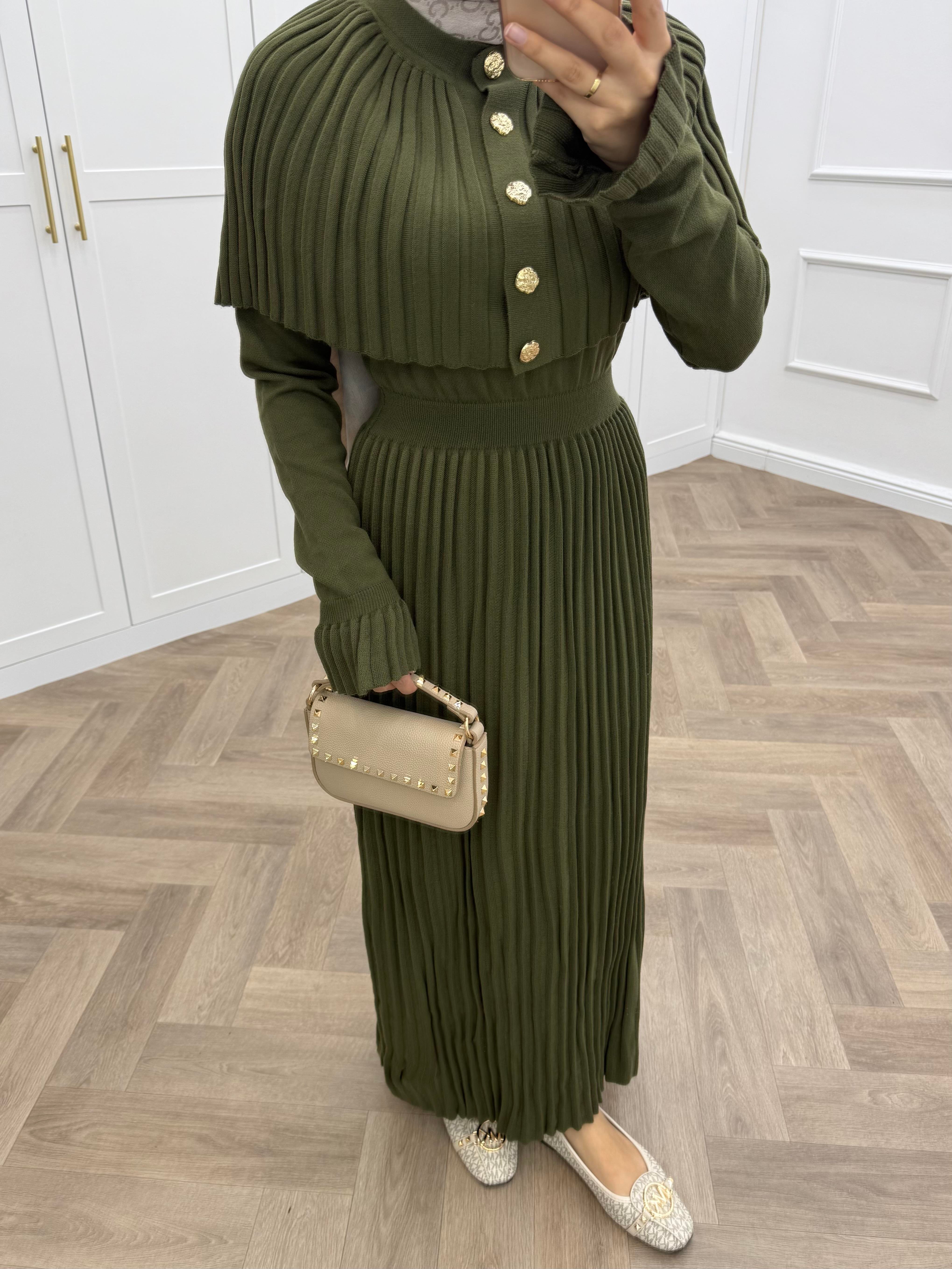 KELEBEK PELERİNLİ TAKIM ELBİSE HAKİ