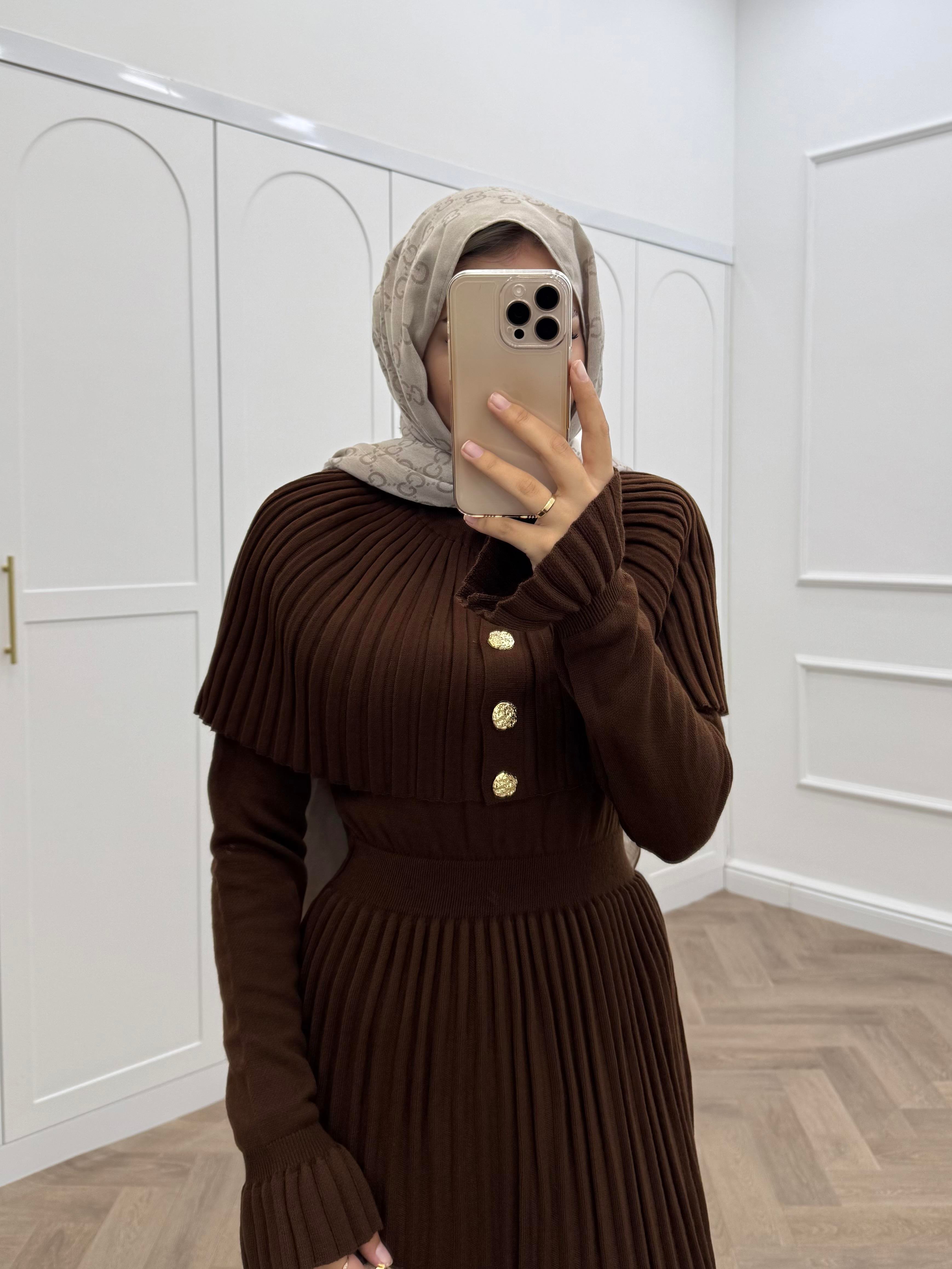 KELEBEK PELERİNLİ TAKIM ELBİSE KAHVE