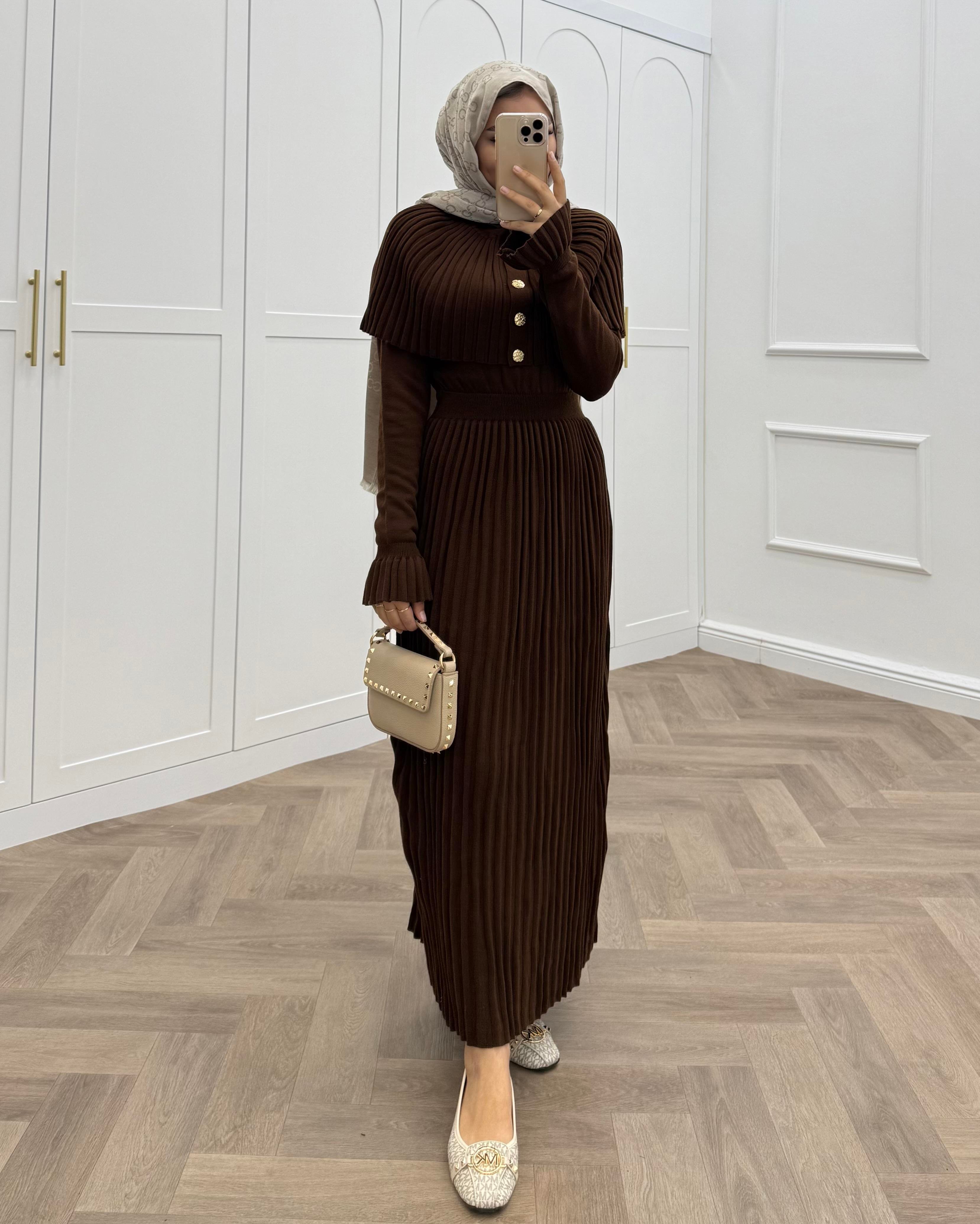 KELEBEK PELERİNLİ TAKIM ELBİSE KAHVE