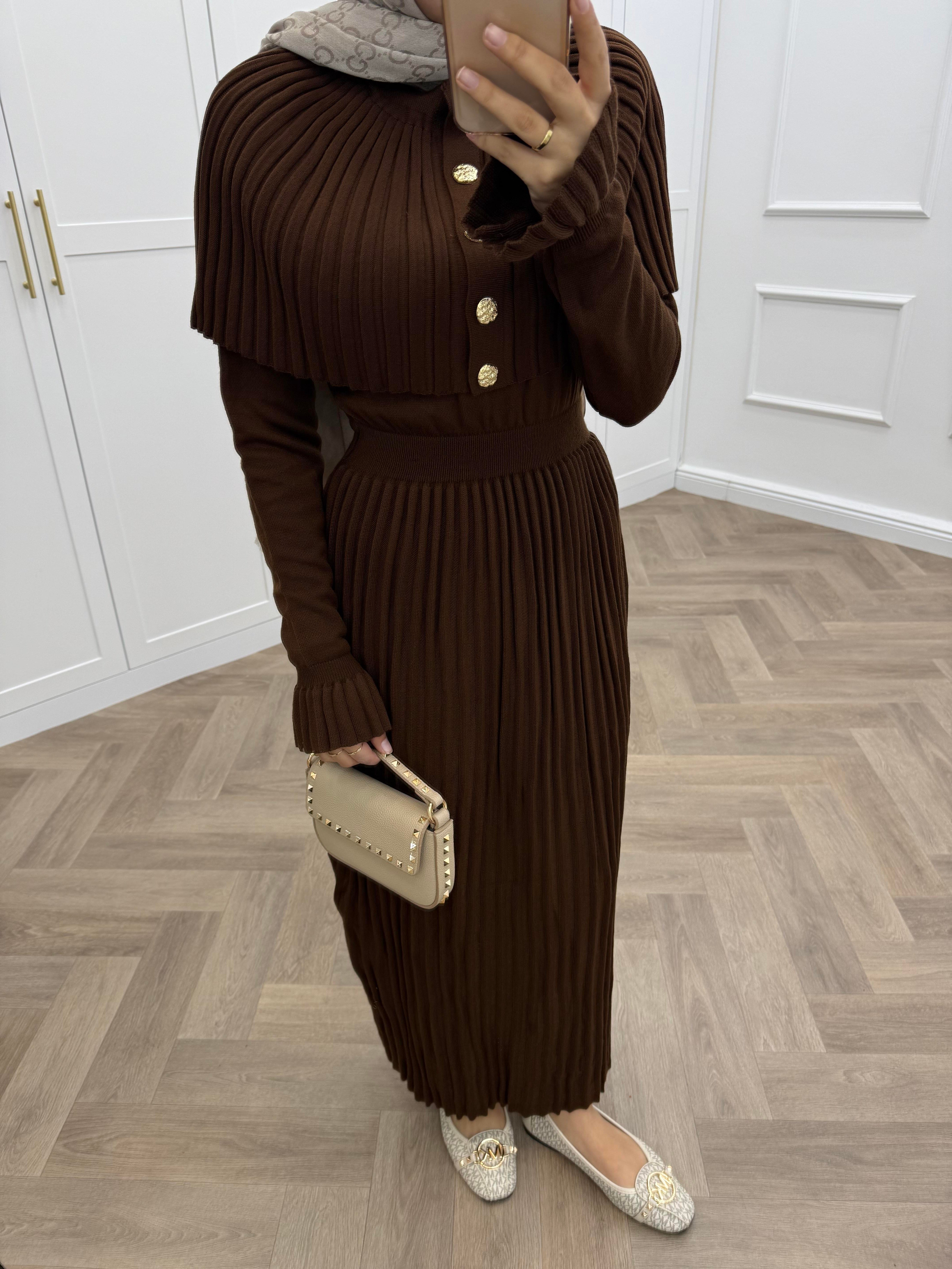 KELEBEK PELERİNLİ TAKIM ELBİSE KAHVE